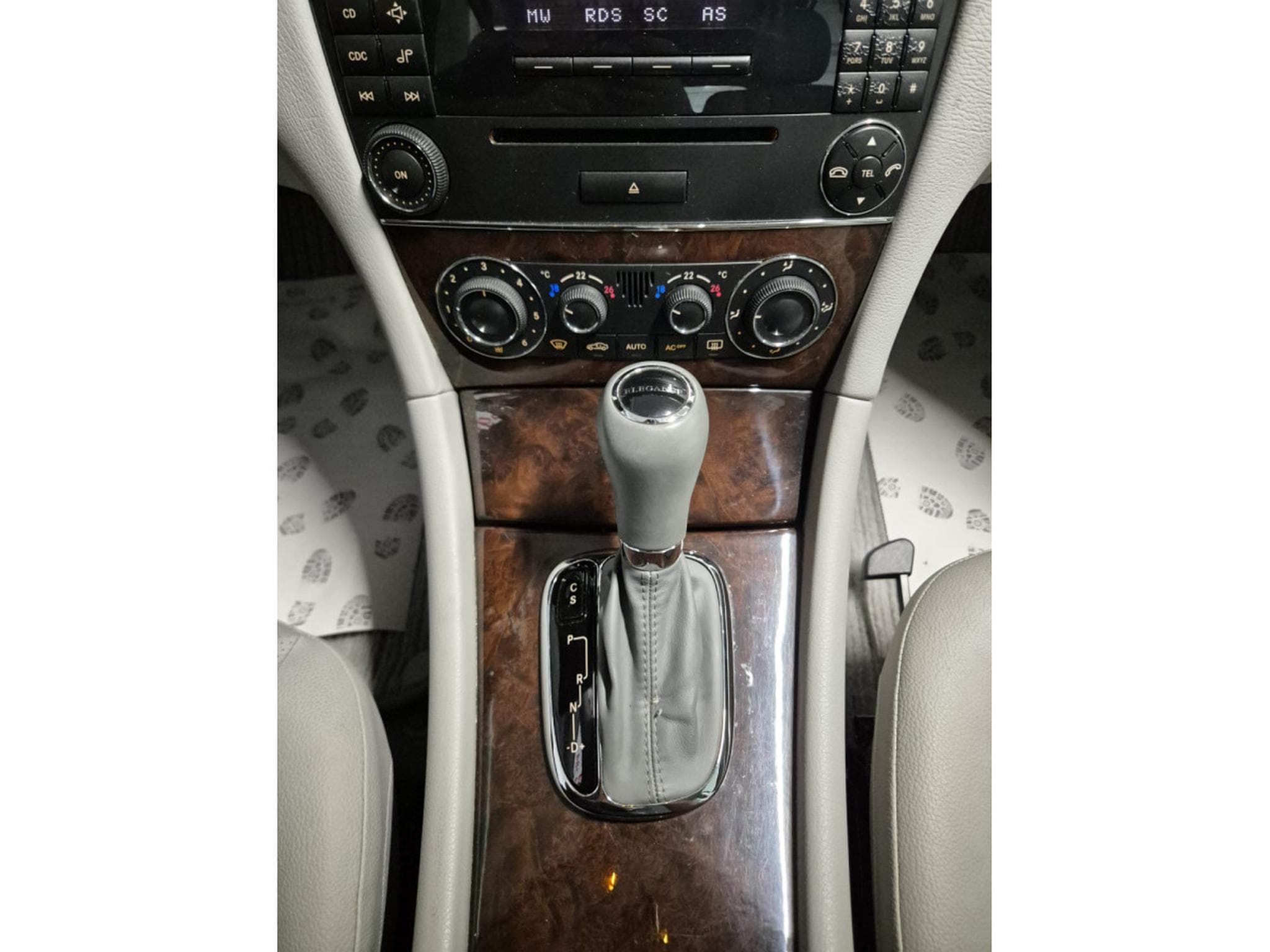 Mercedes C 240 V6 AUTO CUIR 1 HAND new Model (2005) - Foto 16