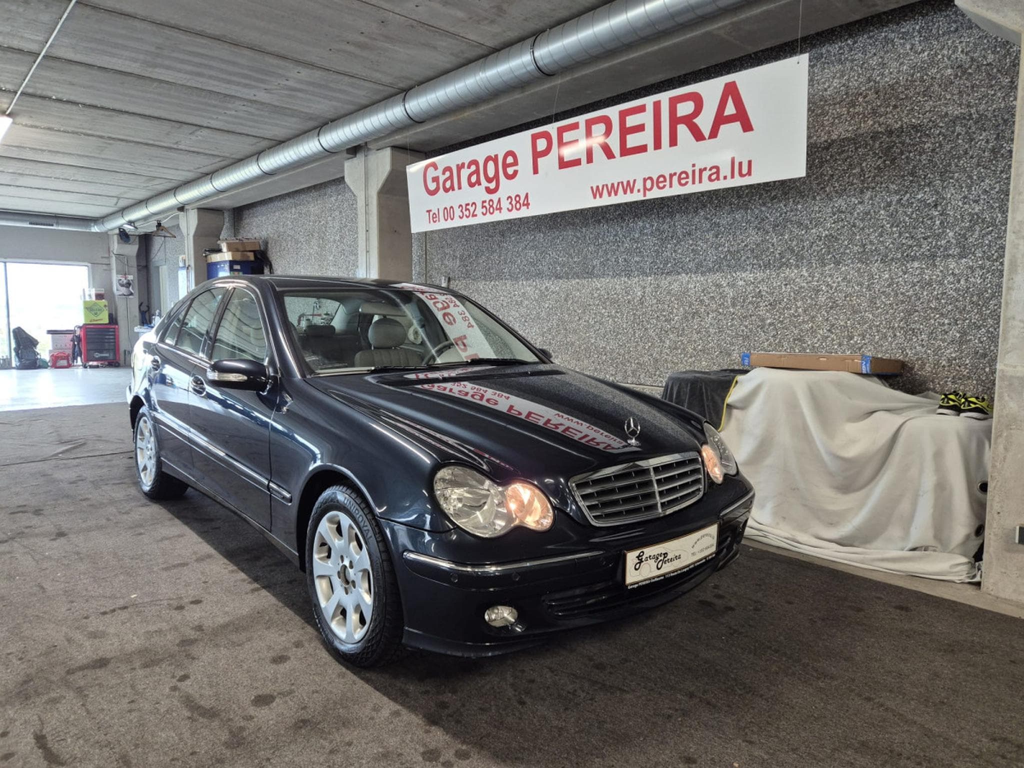 Mercedes C 240 V6 AUTO CUIR 1 HAND new Model (2005) - Foto 2