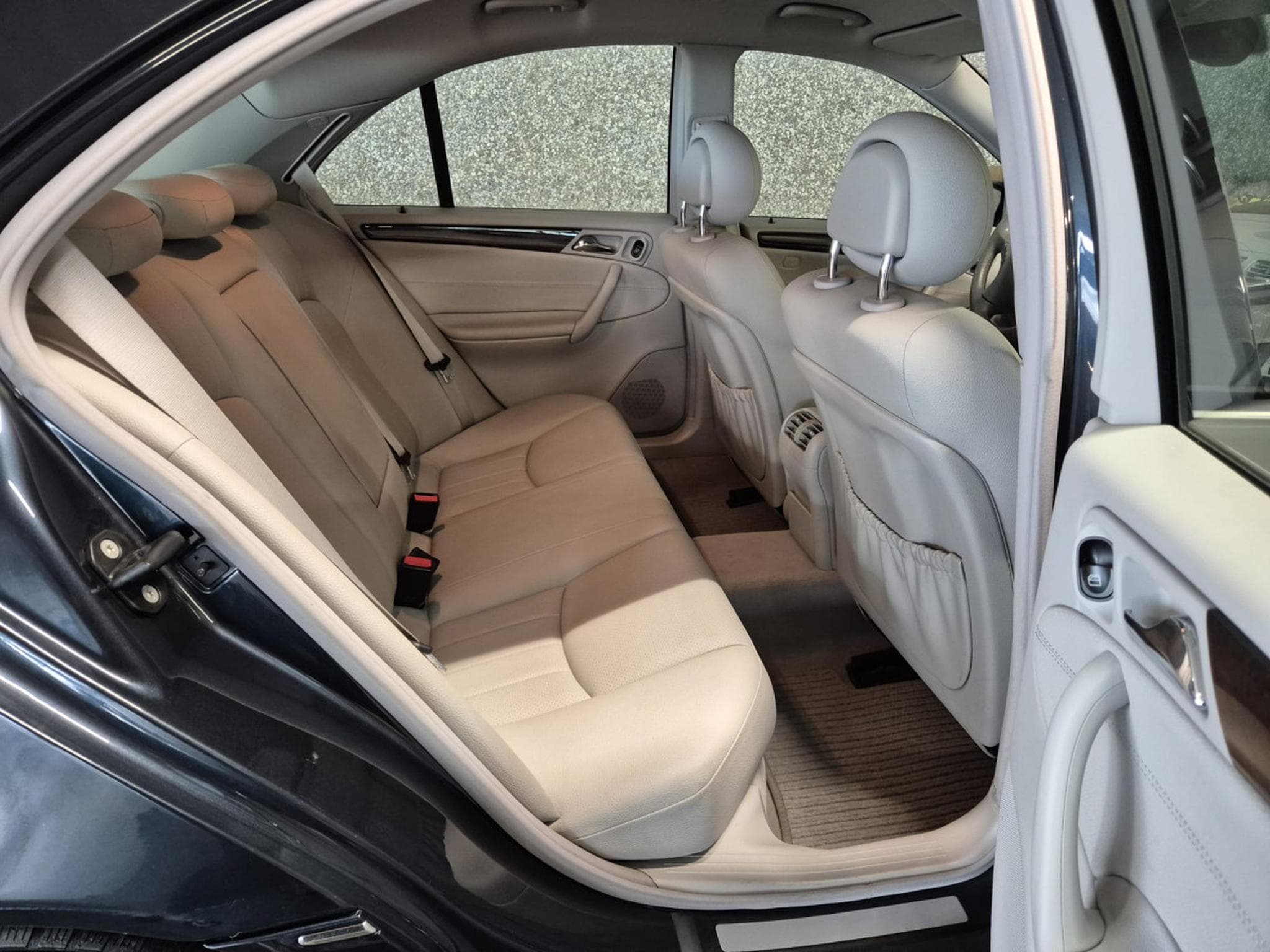 Mercedes C 240 V6 AUTO CUIR 1 HAND new Model (2005) - Foto 7