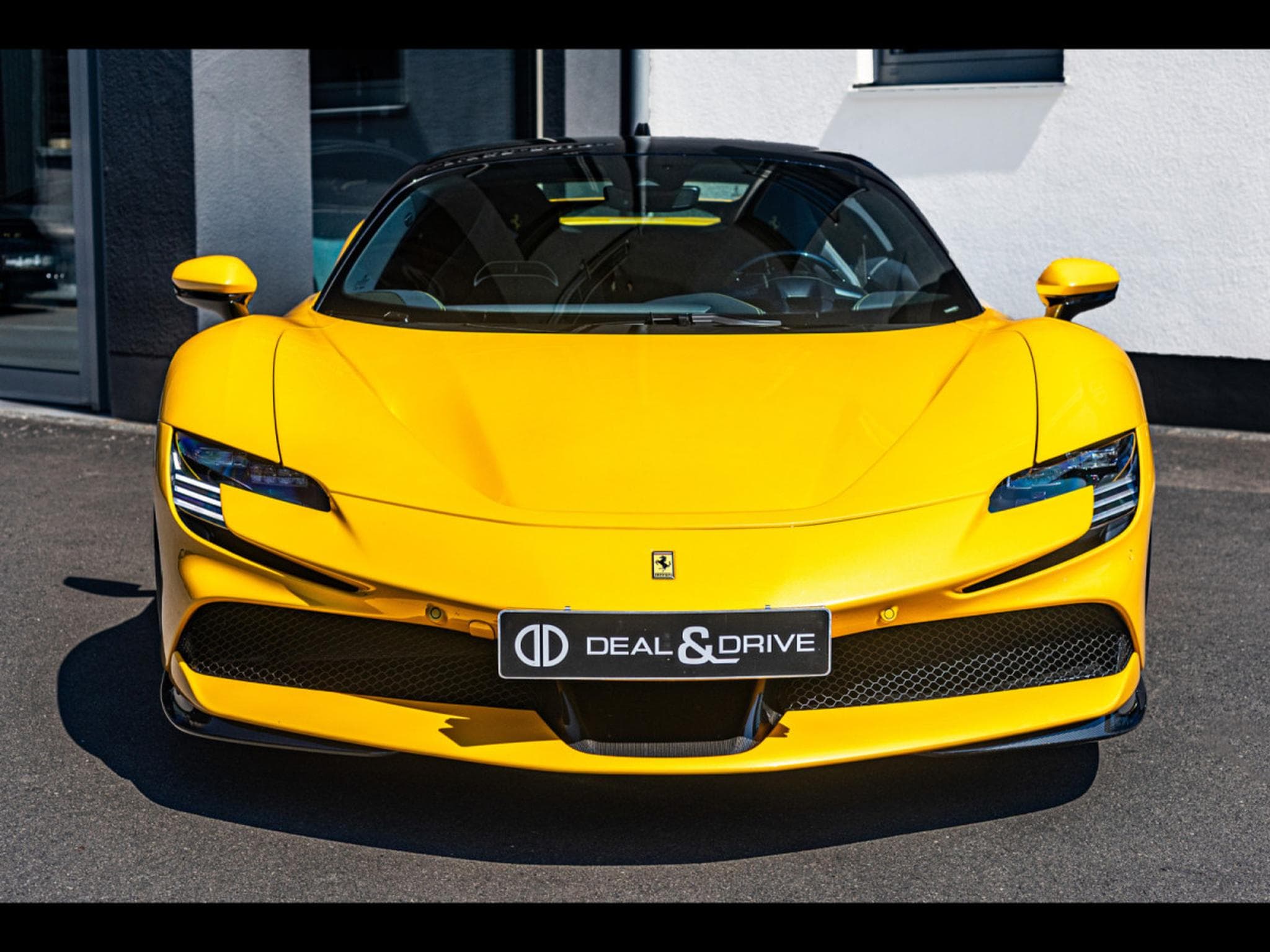 Ferrari SF90 STRADALE GIALLO 3 STRATO CARBONE BLEU (2022) - Photo 5