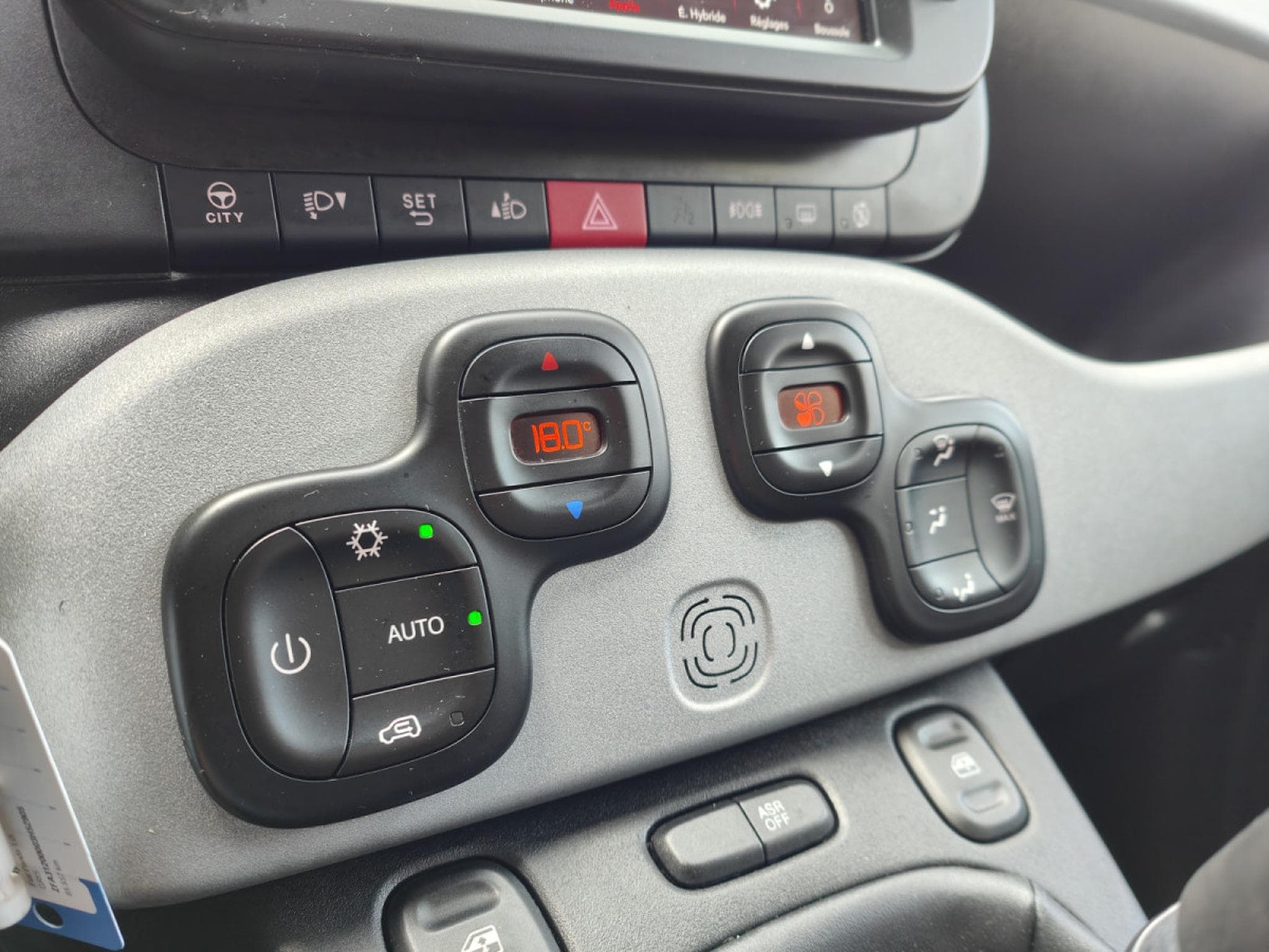 Fiat Panda PANDA CROSS EDITION GARMIN MHEV BLUETOOTH GPS (2022) - Photo 12
