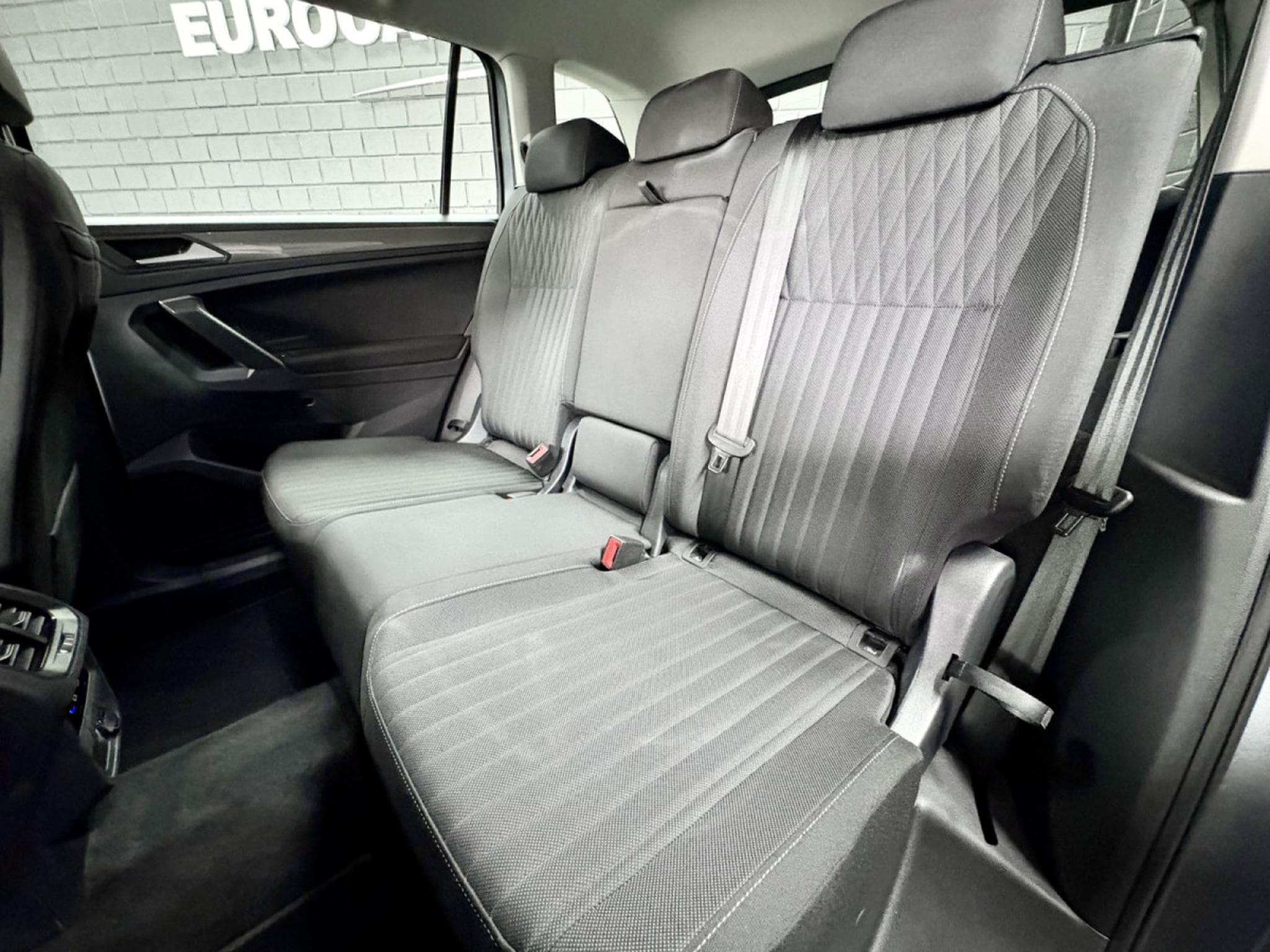 VW Tiguan Life 1.5 TSI 150 CV DSG7 *7 PLACES *ATTELAGE* *HAYON* (2025) - Foto 10
