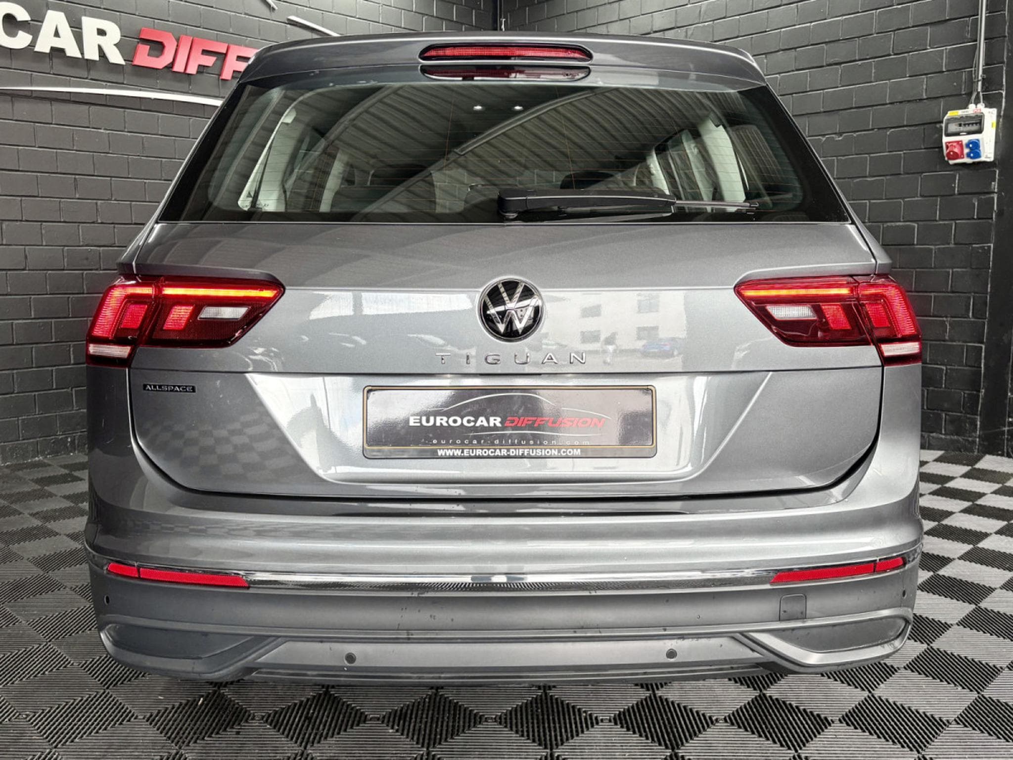 VW Tiguan Life 1.5 TSI 150 CV DSG7 *7 PLACES *ATTELAGE* *HAYON* (2025) - Foto 7