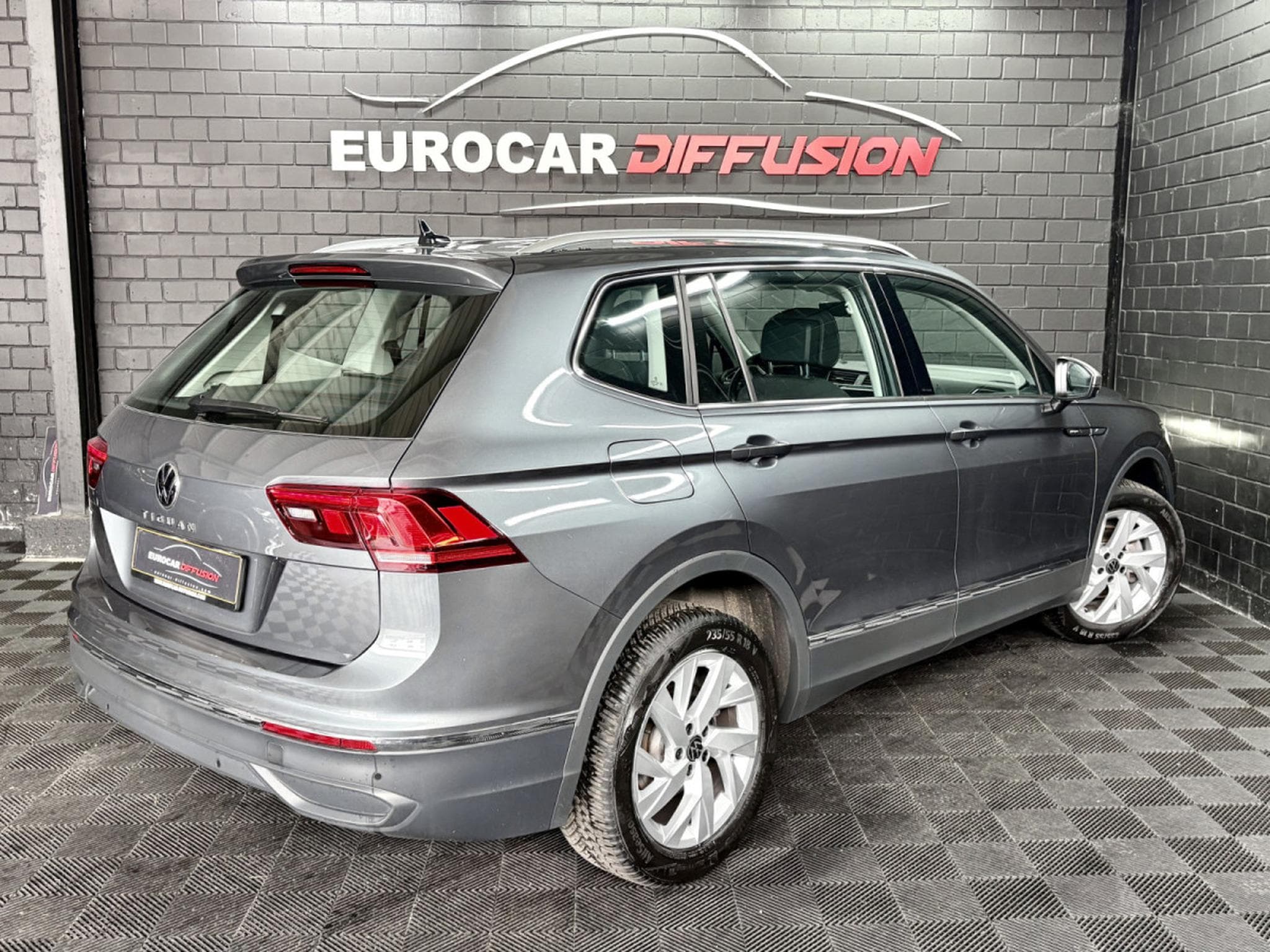 VW Tiguan Life 1.5 TSI 150 CV DSG7 *7 PLACES *ATTELAGE* *HAYON* (2025) - Foto 8
