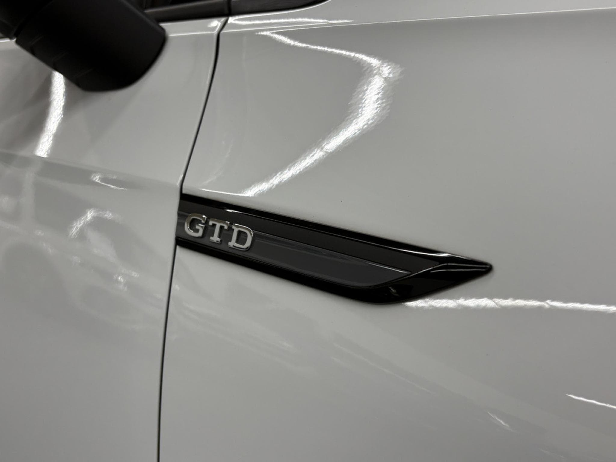 VW Golf GTD 2.0 TDI DSG7 200 CV *MATRIX* PANO * HARMAN * (2022) - Foto 21