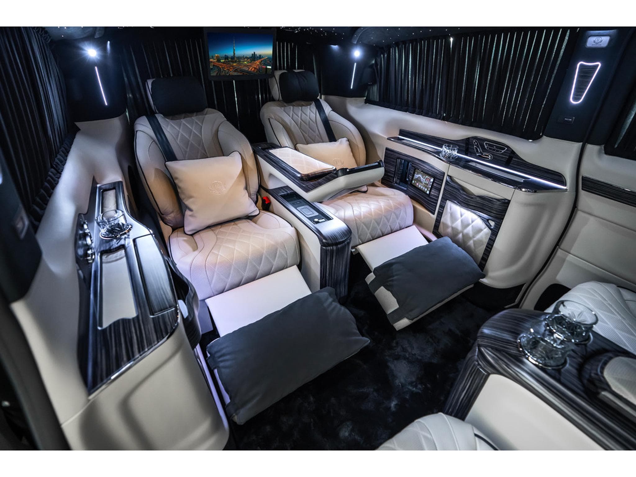 Mercedes V 300 V300 D VIP EXTRA LANG L3/ STOCK/**FULL** (2024) - Photo 15