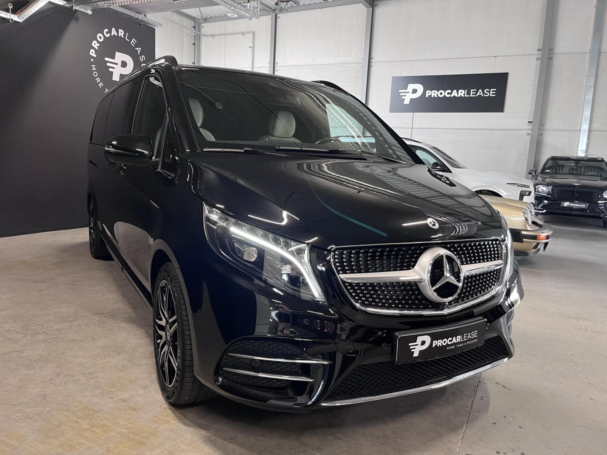 Mercedes V 300 V300 D VIP EXTRA LANG L3/ STOCK/**FULL** (2024) - Photo 4