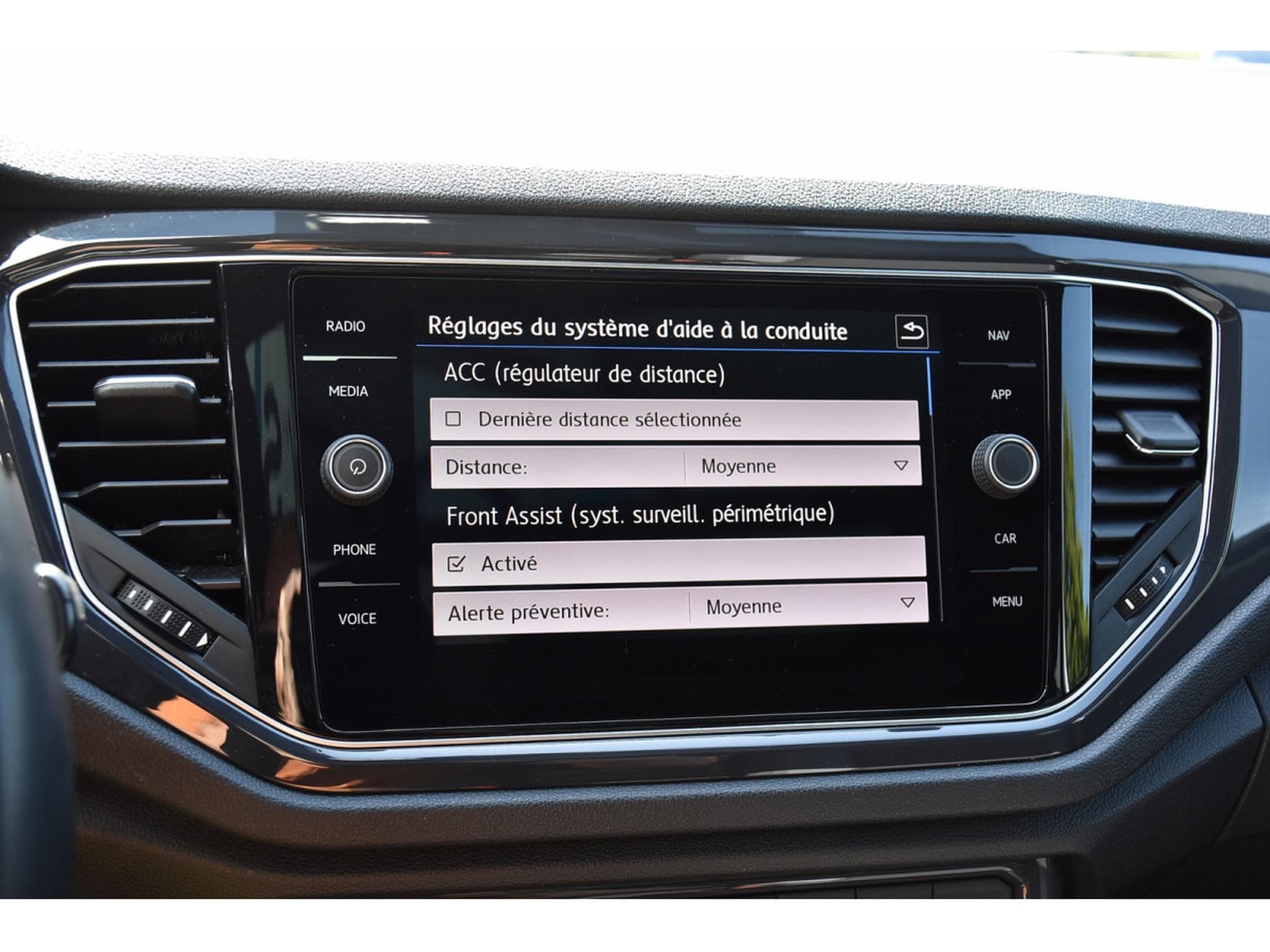 VW T-Roc 2.0 TDI 4Motion R-Line DSG PANO LANE SIDE ATT RMQ 1° MAIN (2019) - Photo 15