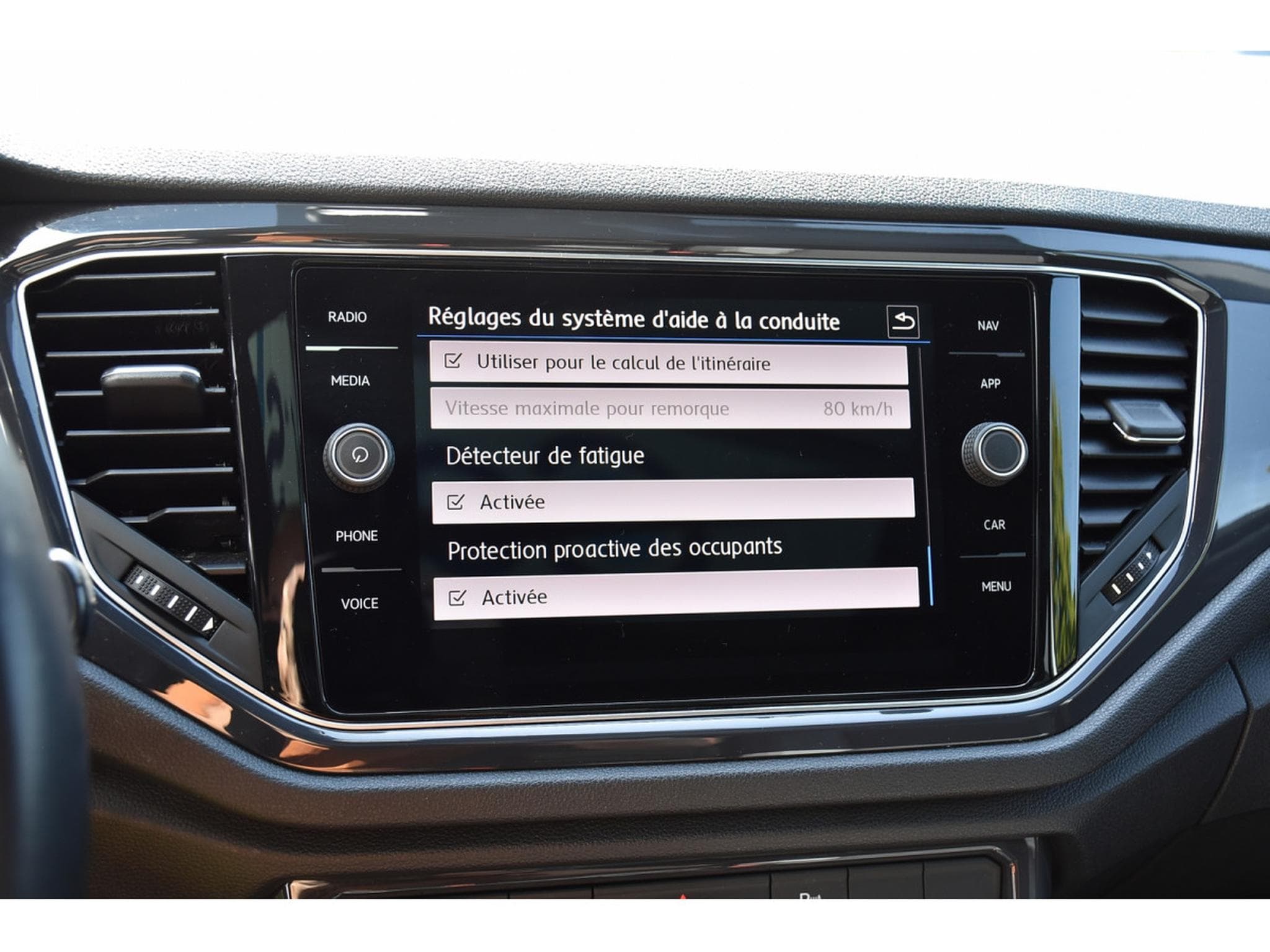 VW T-Roc 2.0 TDI 4Motion R-Line DSG PANO LANE SIDE ATT RMQ 1° MAIN (2019) - Photo 18