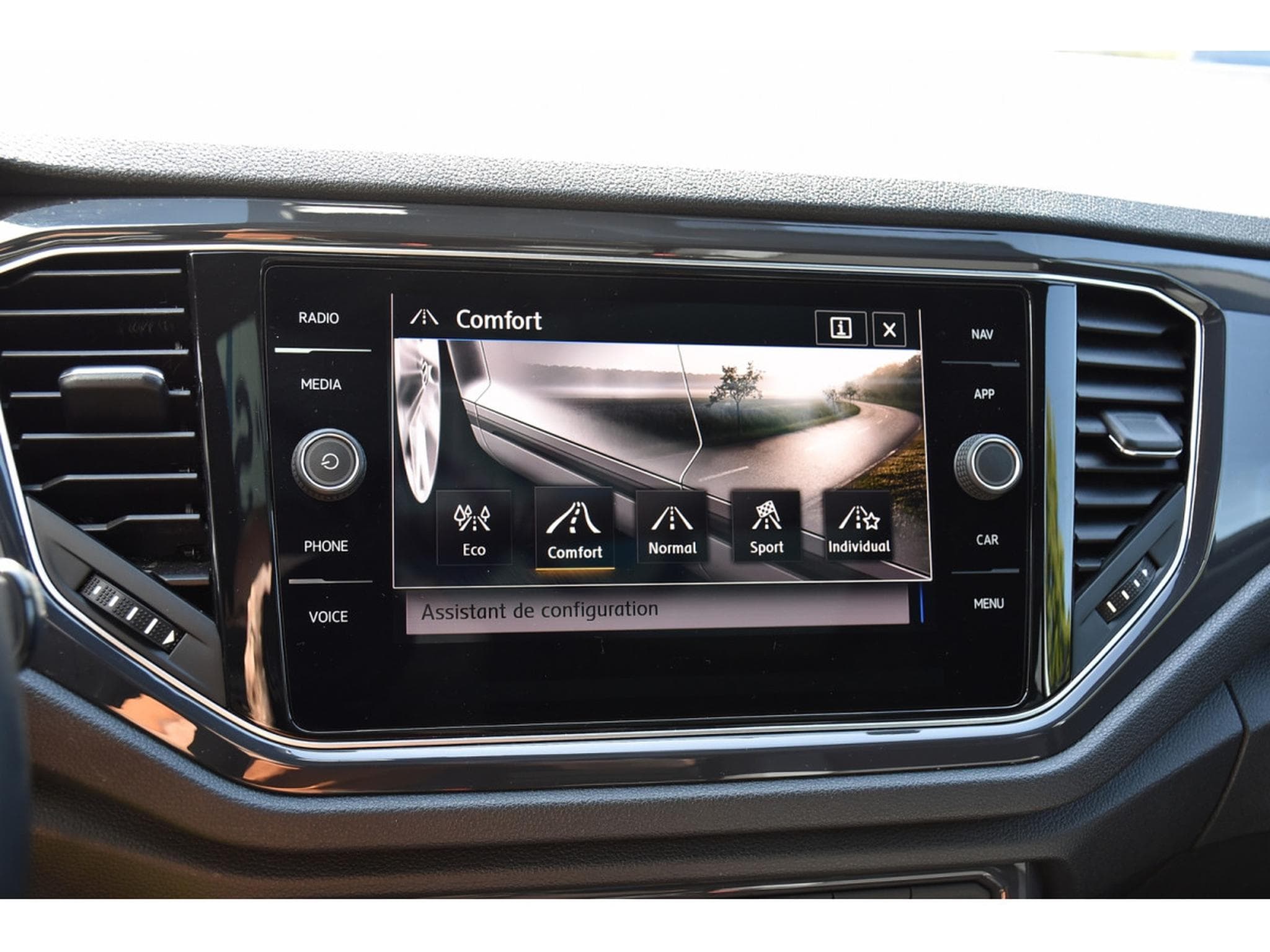 VW T-Roc 2.0 TDI 4Motion R-Line DSG PANO LANE SIDE ATT RMQ 1° MAIN (2019) - Photo 19
