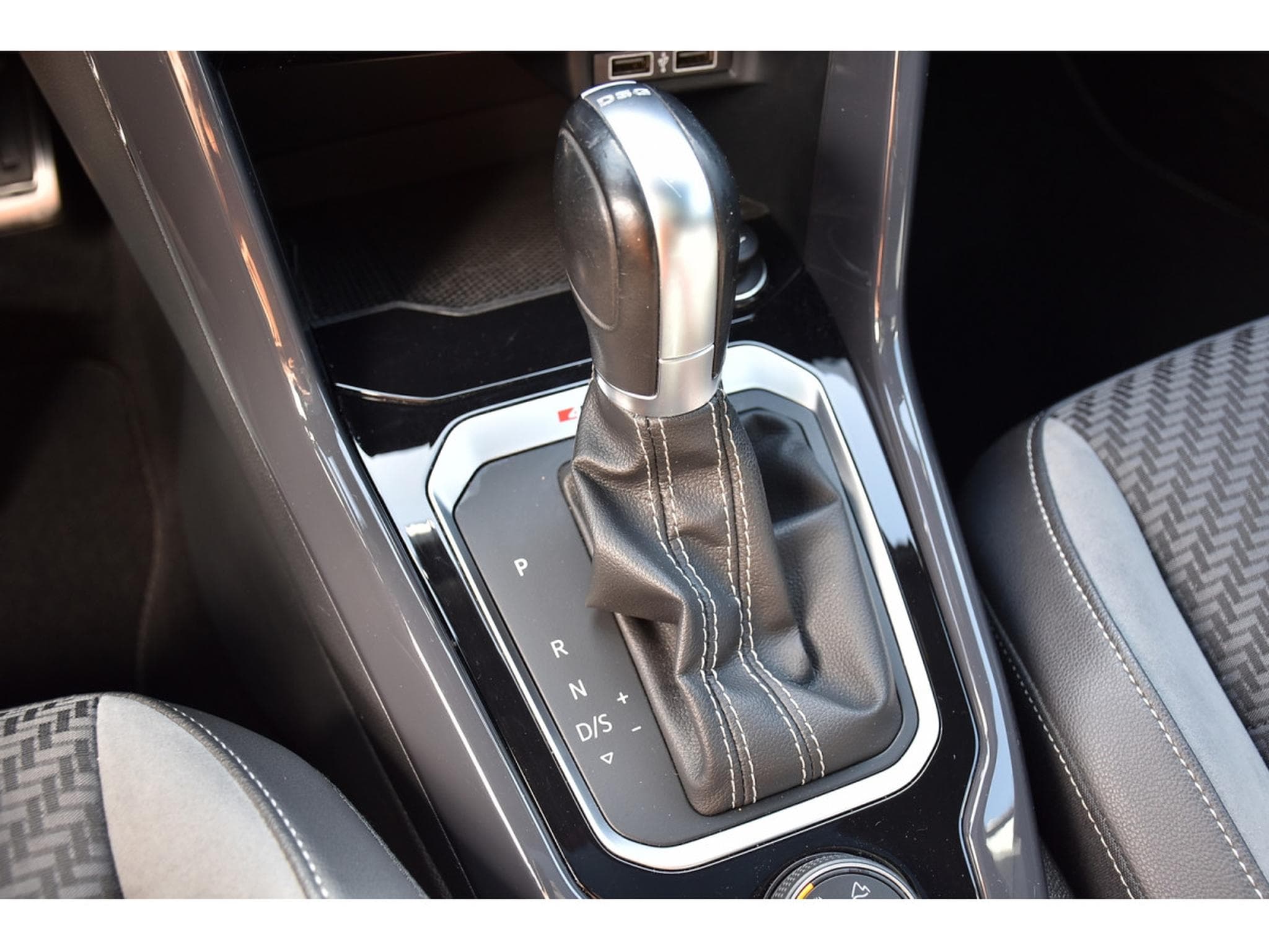 VW T-Roc 2.0 TDI 4Motion R-Line DSG PANO LANE SIDE ATT RMQ 1° MAIN (2019) - Photo 23