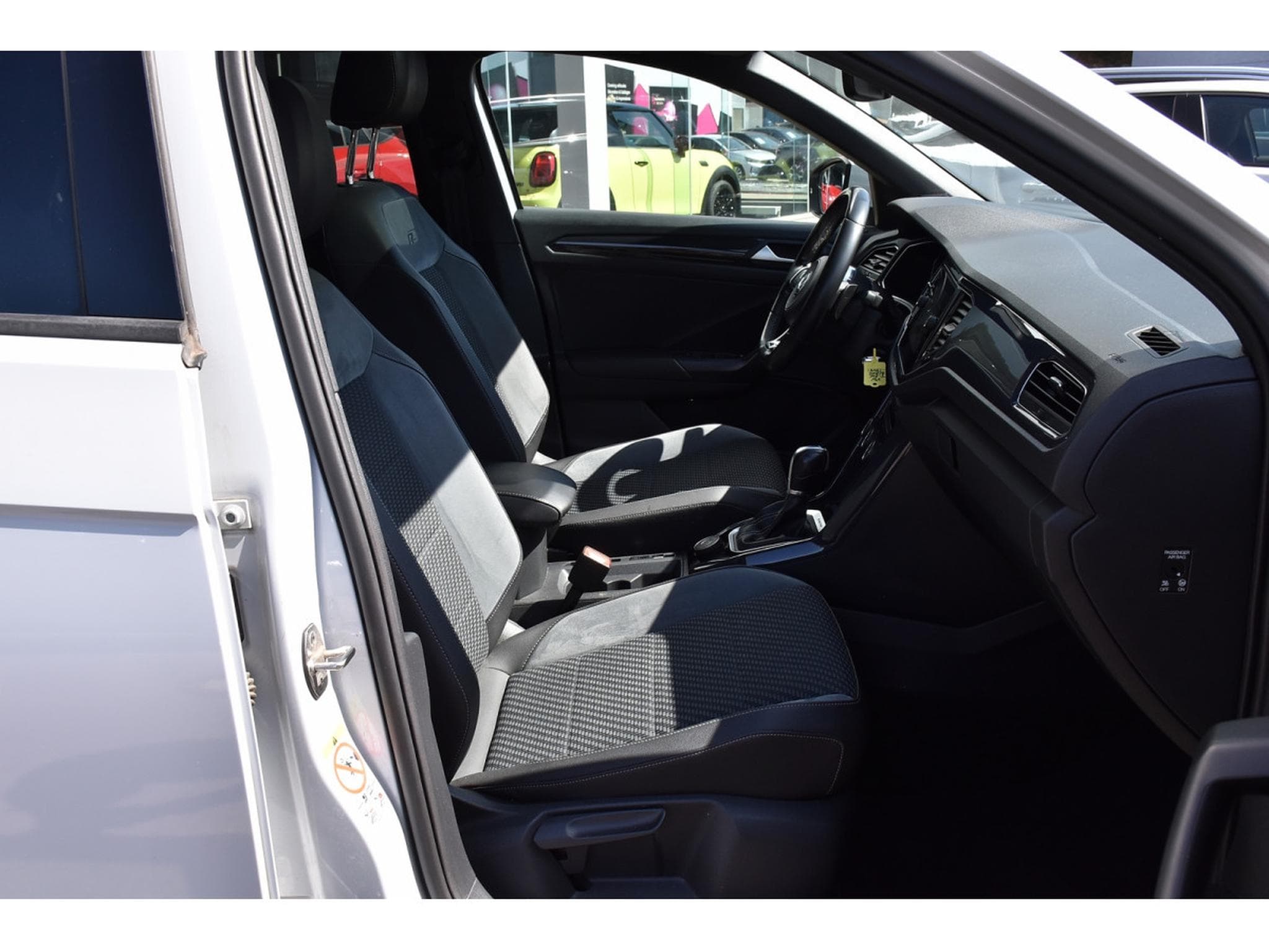VW T-Roc 2.0 TDI 4Motion R-Line DSG PANO LANE SIDE ATT RMQ 1° MAIN (2019) - Photo 7