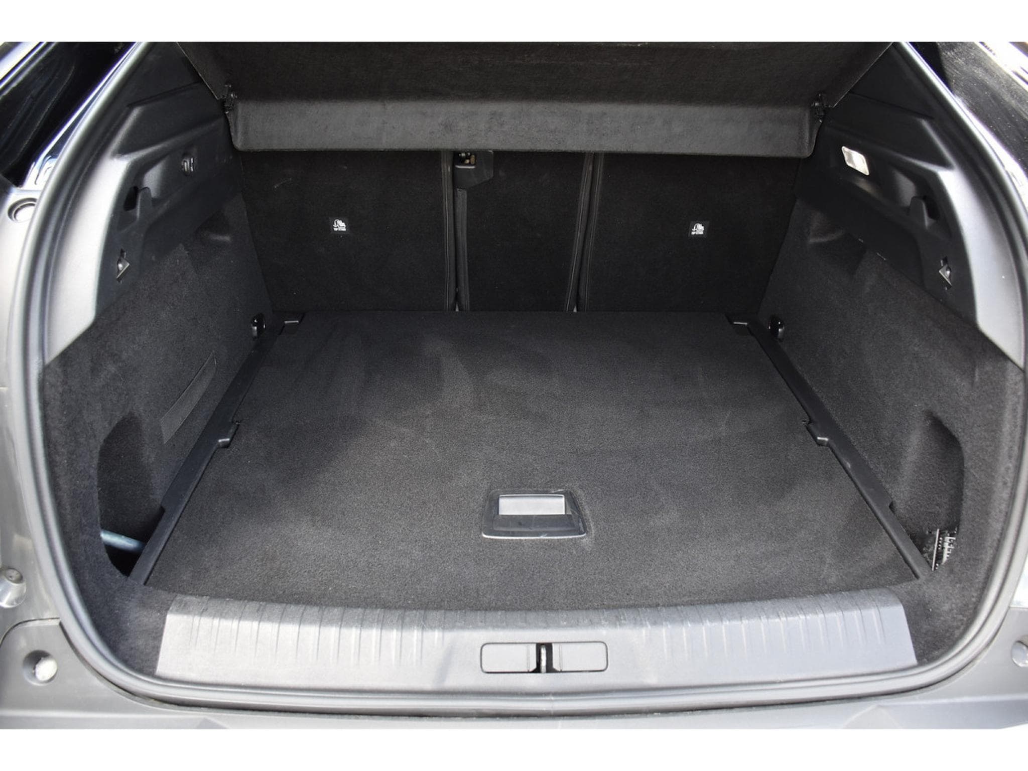 Peugeot 3008 1.2 Hybrid 145 e-DCS6 GT ACC CAM 360 1° MAIN (2025) - Photo 25