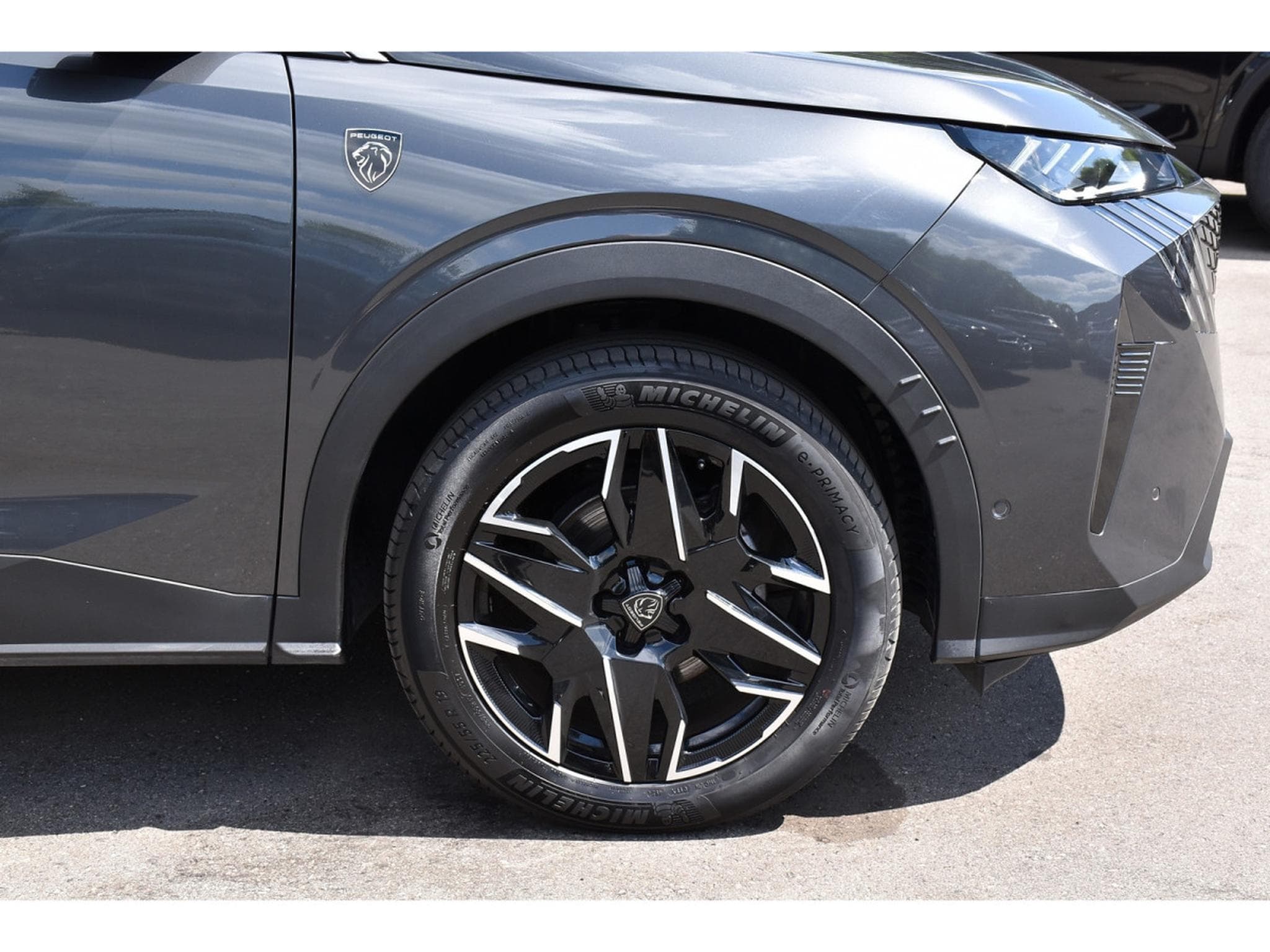 Peugeot 3008 1.2 Hybrid 145 e-DCS6 GT ACC CAM 360 1° MAIN (2025) - Photo 5