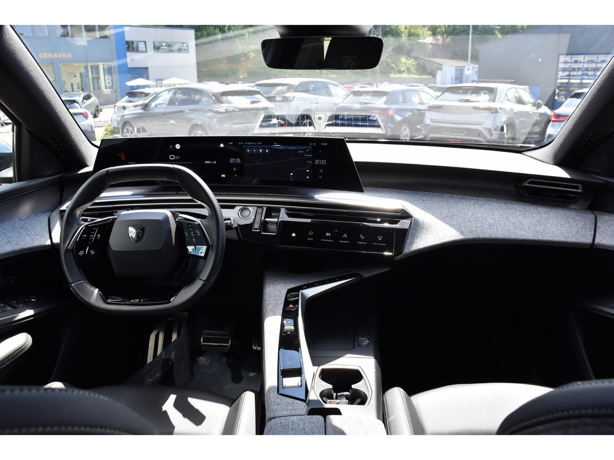 Peugeot 3008 1.2 Hybrid 145 e-DCS6 GT ACC CAM 360 1° MAIN (2025) - Photo 9