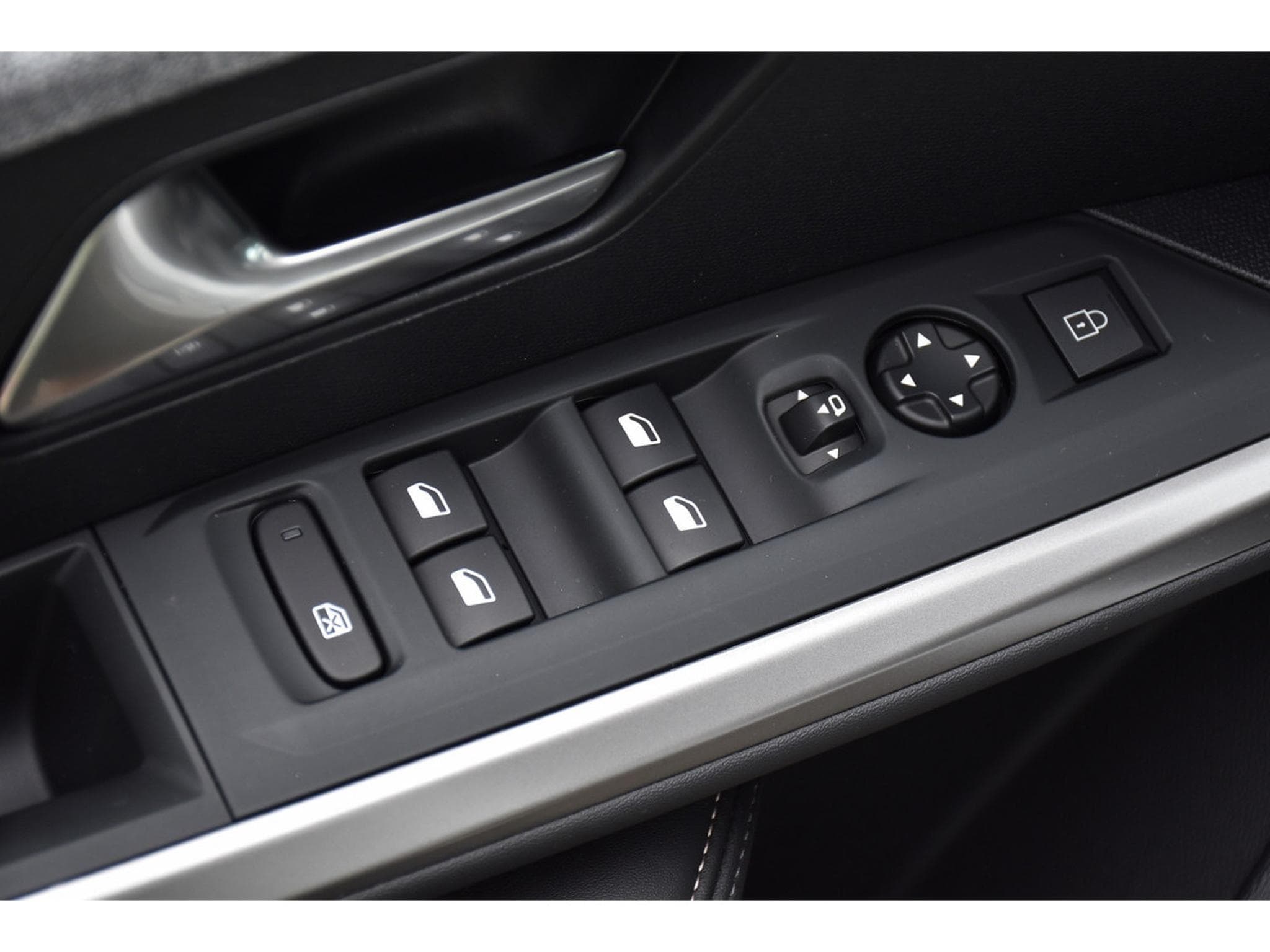 Peugeot 3008 1.2 Hybrid 145 e-DCS6 Allure ACC CAM 360 1° MAIN (2025) - Photo 24