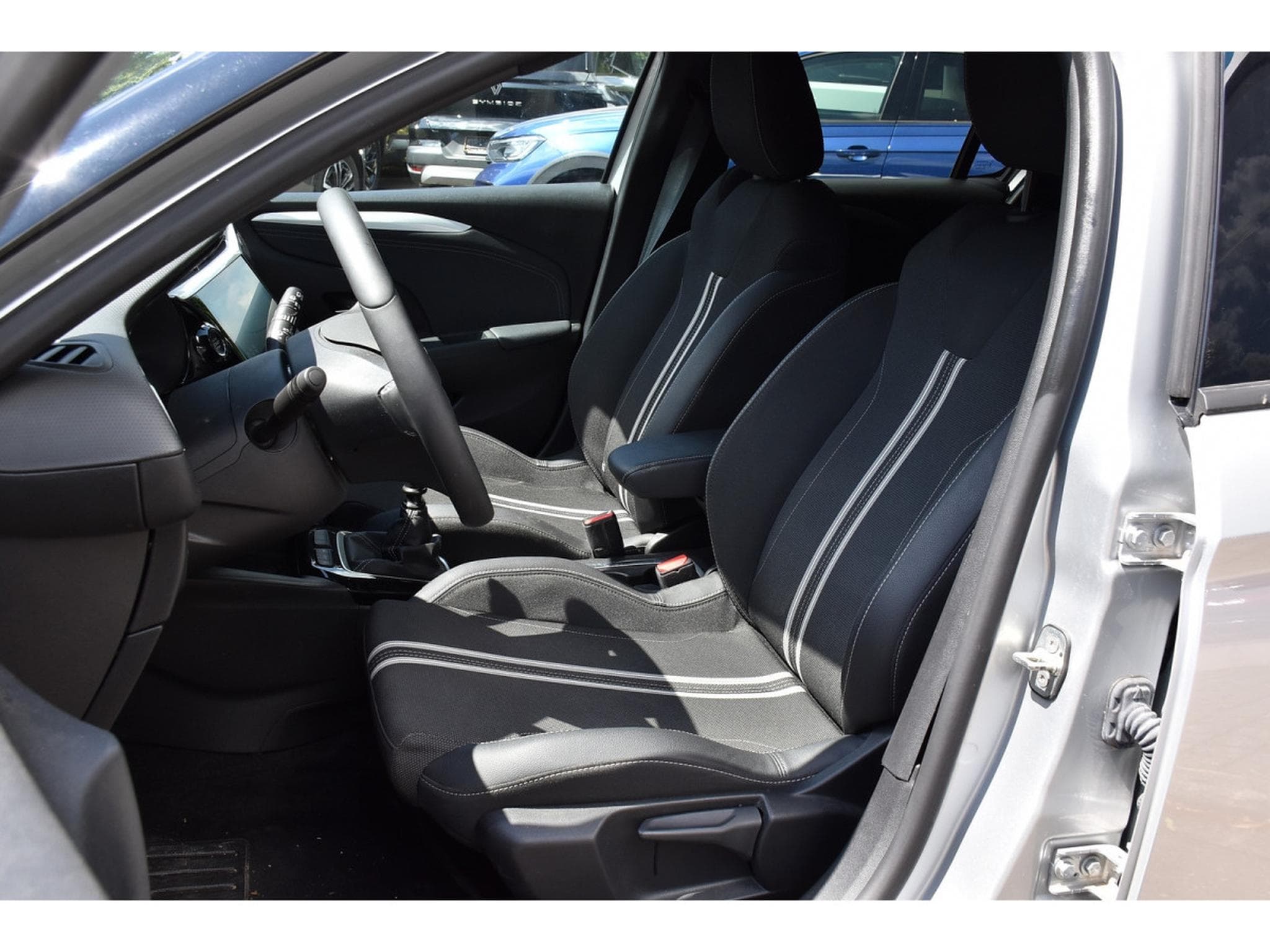 Opel Corsa 1.2 Turbo GS REGUL LANE SIDE GPS CAM KEYLESS 1° MAIN (2025) - Photo 6