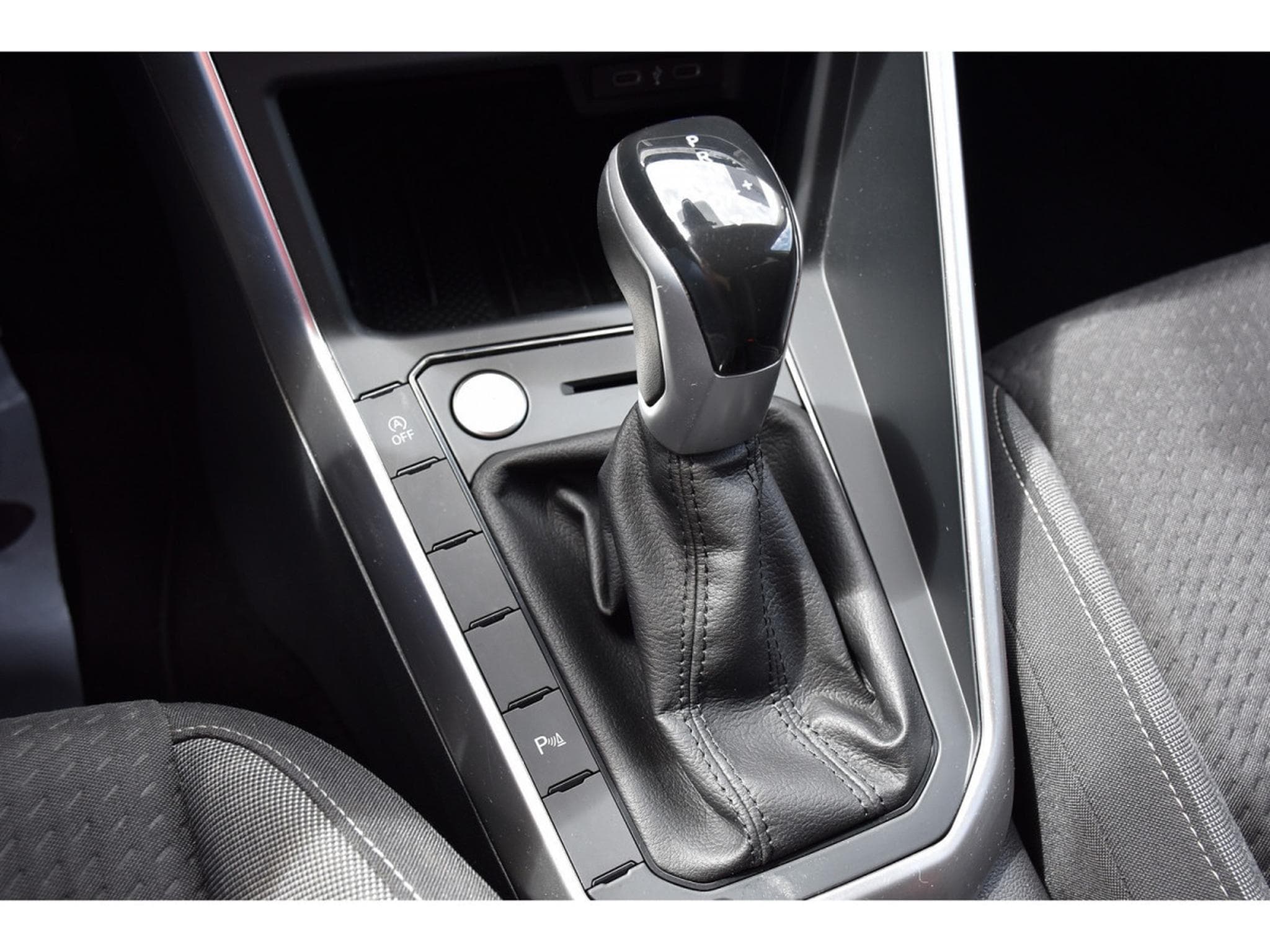 VW Taigo 1.0 TSI Life DSG ACC TRAVEL CAM KEYLESS JA17 1° MAIN (2025) - Photo 18