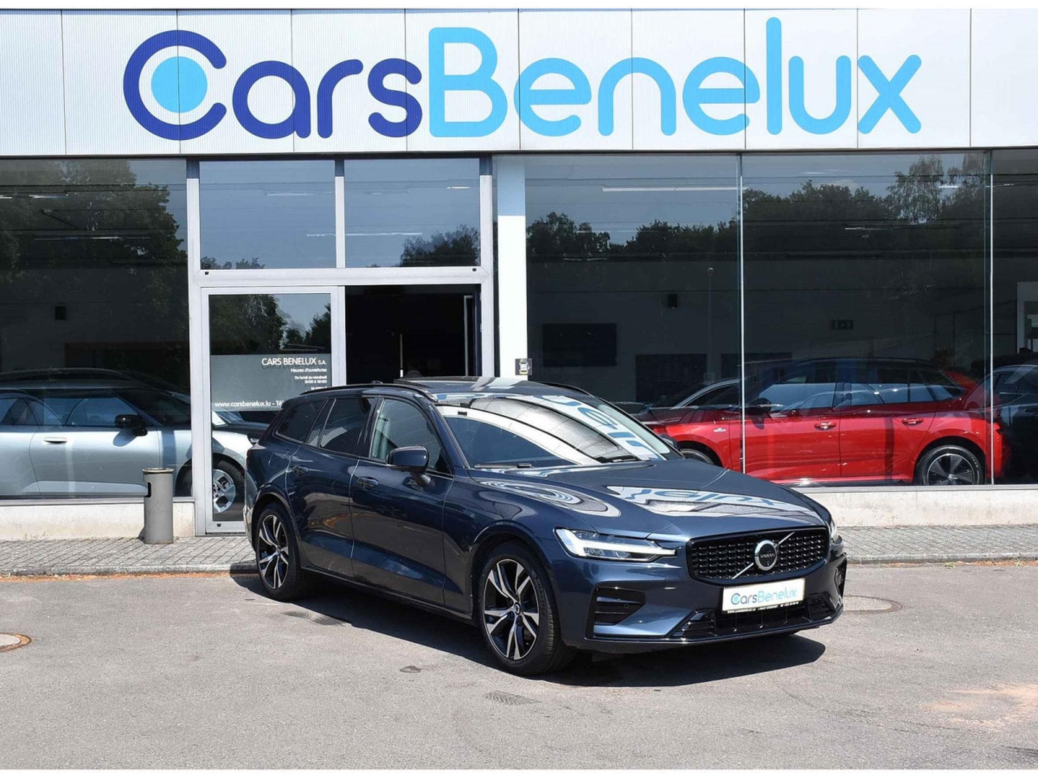 Volvo V60 2.0 B4 Plus Dark Geartronic PANO CUIR MEMO CAM360 HARMAN 1°M (2025) - Photo 1