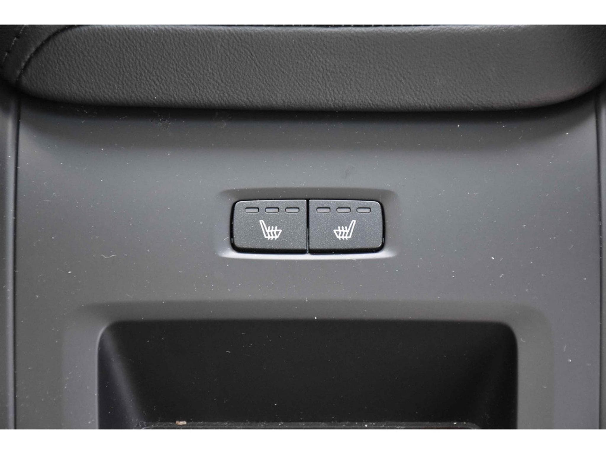 Volvo V60 2.0 B4 Plus Dark Geartronic PANO CUIR MEMO CAM360 HARMAN 1°M (2025) - Photo 21