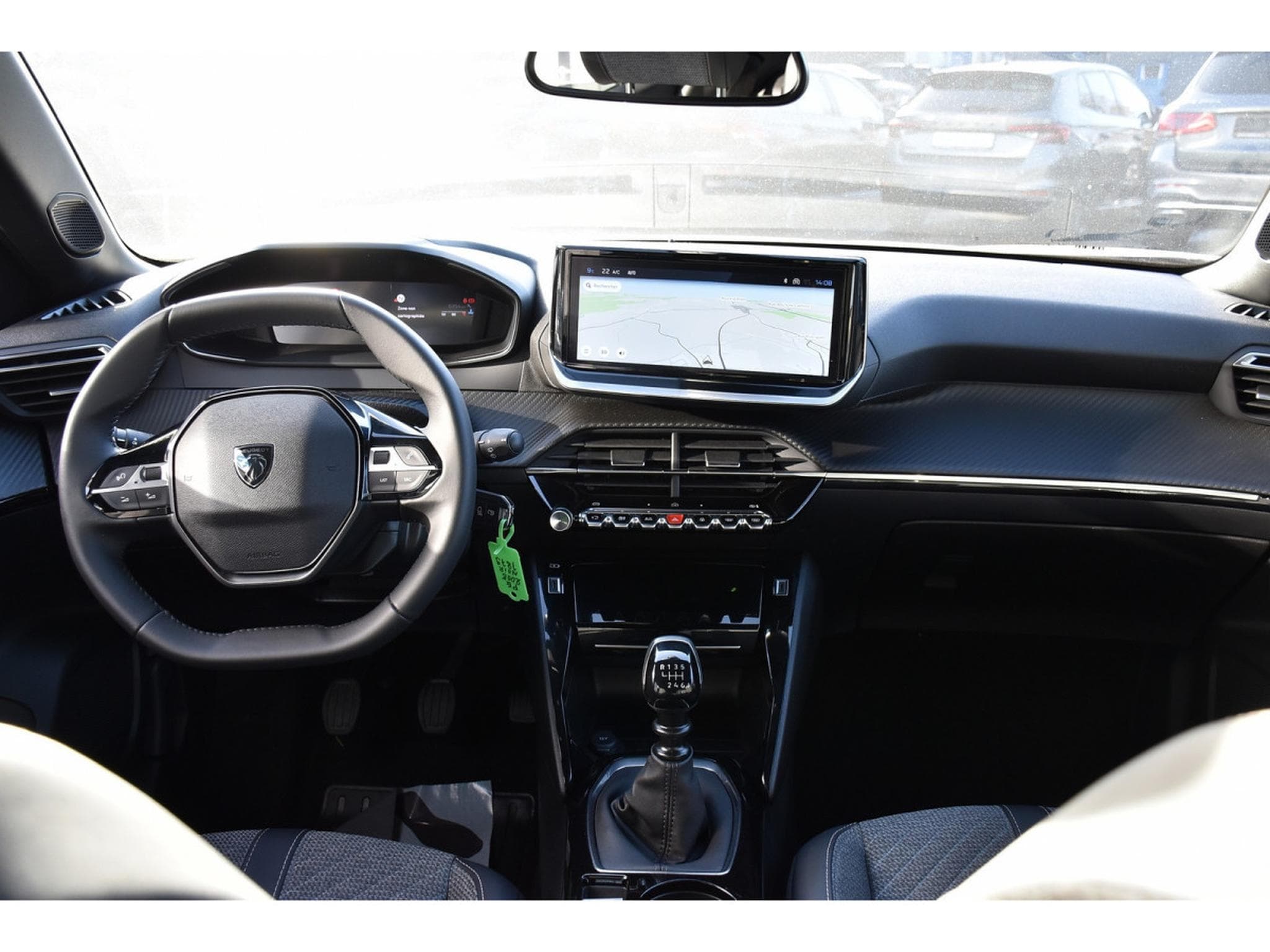 Peugeot 2008 1.2 PureTech Allure ACC GPS LANE SIDE REGUL CAM 360 1° MAIN (2025) - Photo 9