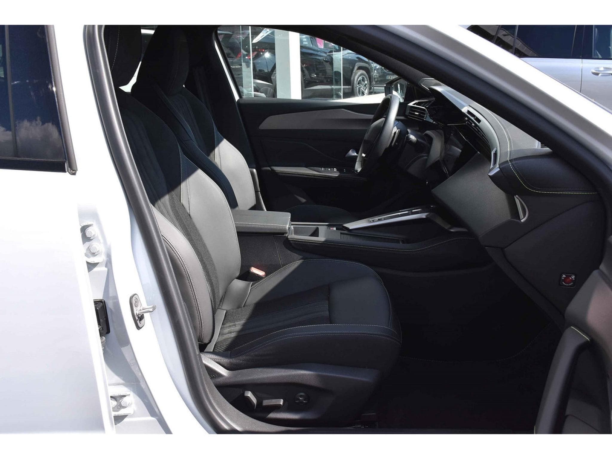 Peugeot 408 1.2 Hybrid 145 e-DCS6 GT MEMO SG MASS CAM360 1° MAIN (2025) - Photo 7