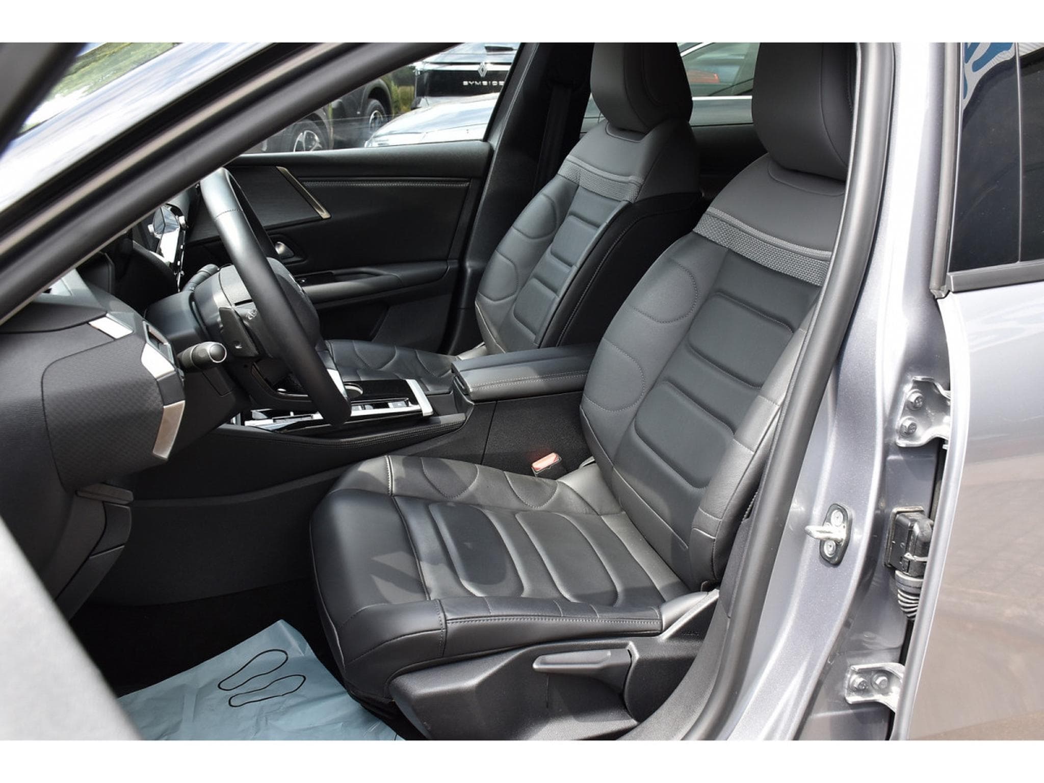 Citroën C5 X 1.2 PureTech PLUS EAT8 CUIR ACC LANE HUD CAM 1° MAIN (2024) - Photo 6