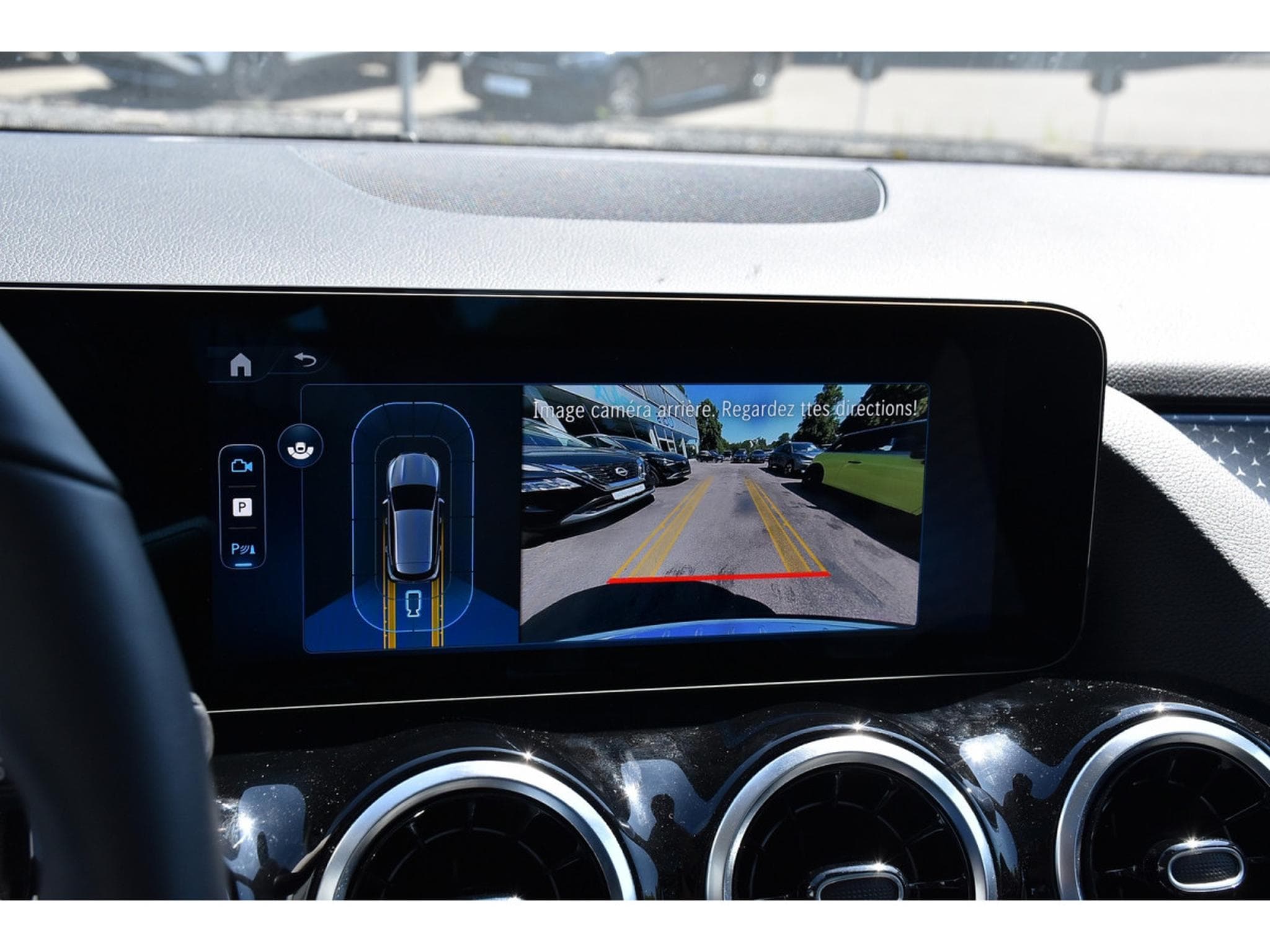 Mercedes GLA 200 CDI Progressive 8G-Tronic PANO CHFF ADD LANE GPS CAM 1° MAIN (2024) - Photo 17