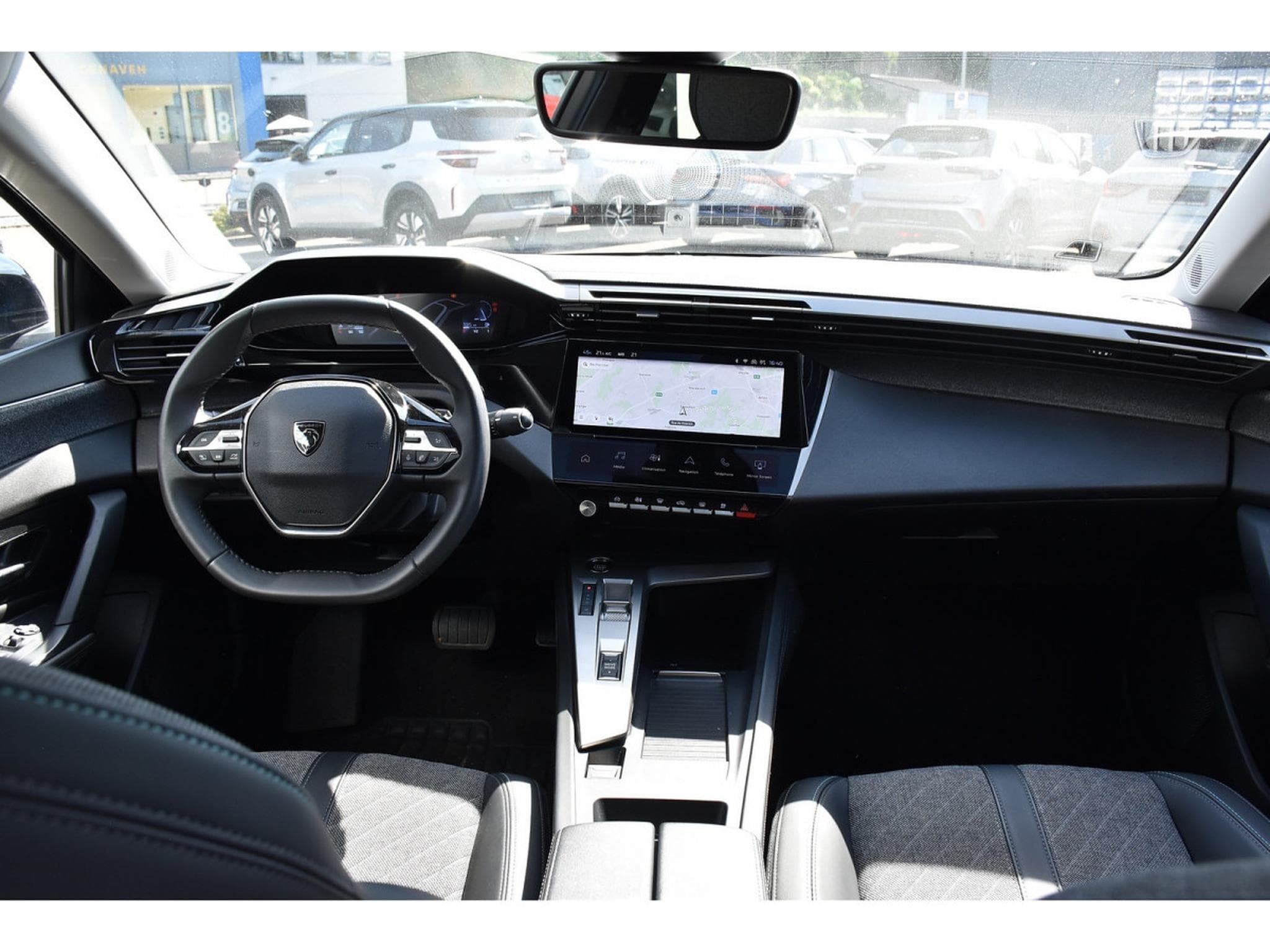 Peugeot 408 1.2 PureTech Allure EAT8 ACC LANE GPS CAM 1° MAIN (2024) - Foto 9