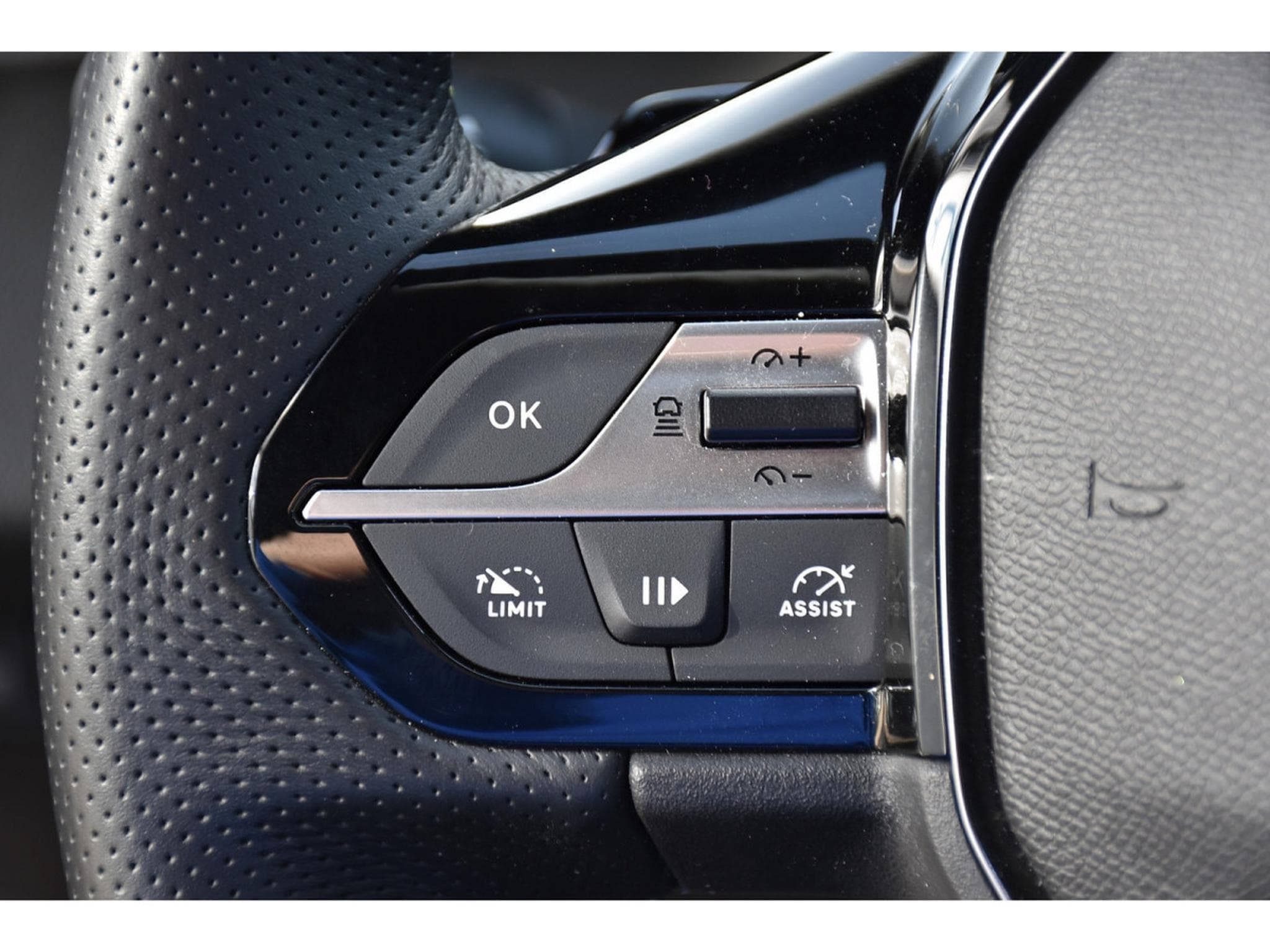 Peugeot 308 SW 1.6 PHEV Hybrid 225 GT e-EAT8 FOCAL ACC CAM360 1° MAIN (2024) - Foto 24