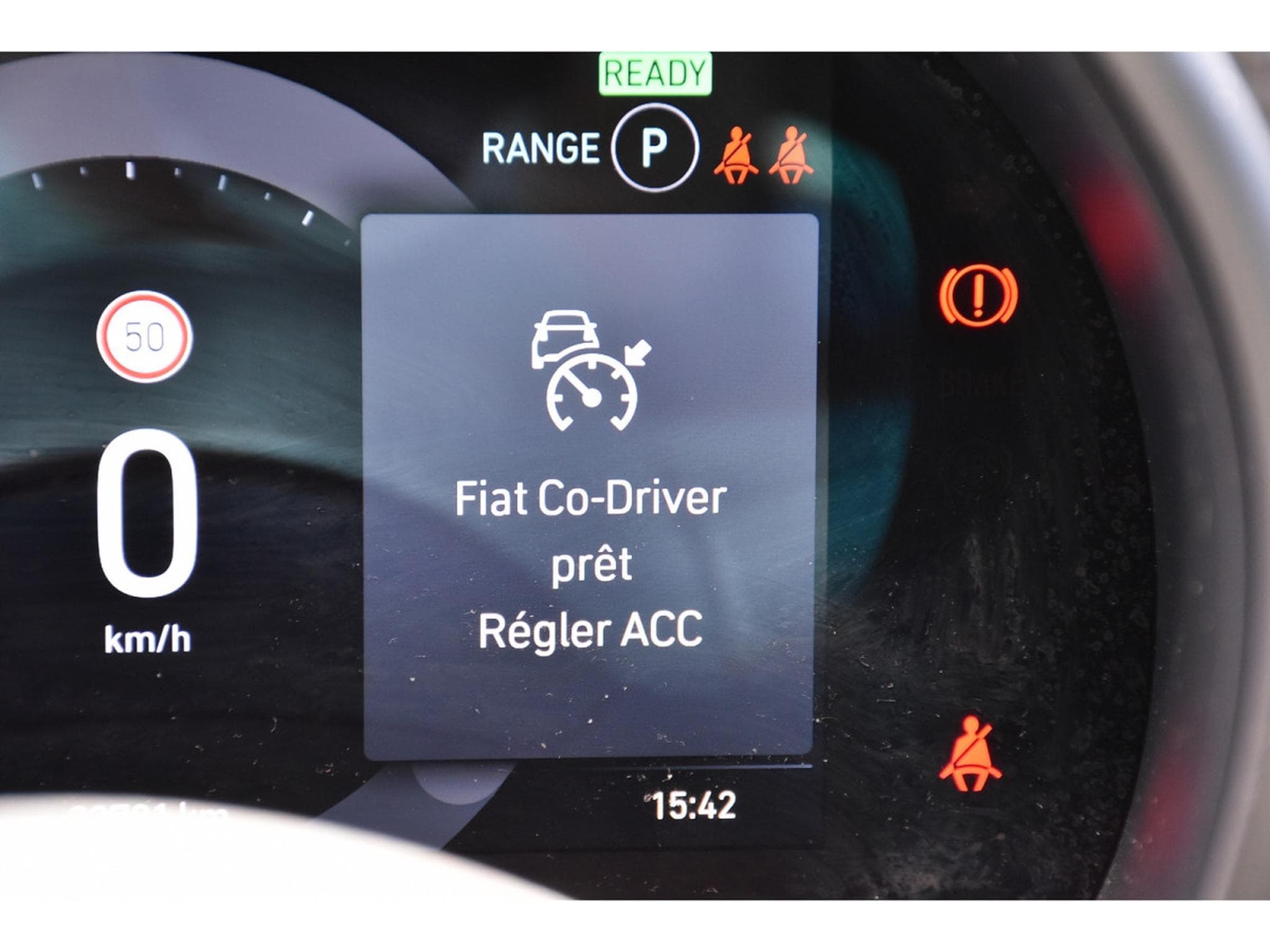 Fiat 500 42 kWh La Prima ACC CO DRIVER PANO CAM 1° MAIN (2023) - Foto 17