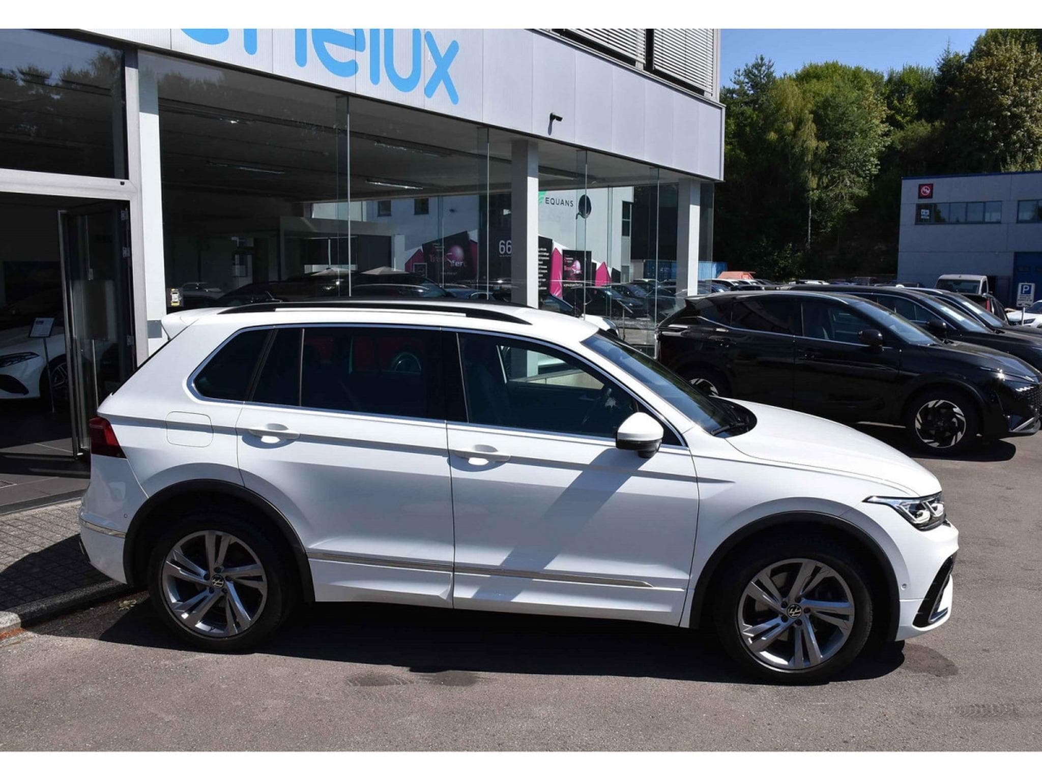 VW Tiguan 1.4 TSI eHybrid R-Line DSG ACC TRAVEL SIDE PARK CAM 1° MAIN (2023) - Foto 3