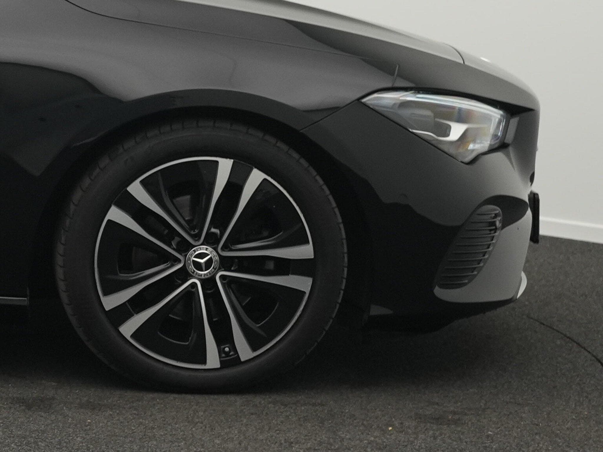 Mercedes CLA 180 d Progressive-Line Advanced Plus (2024) - Foto 8