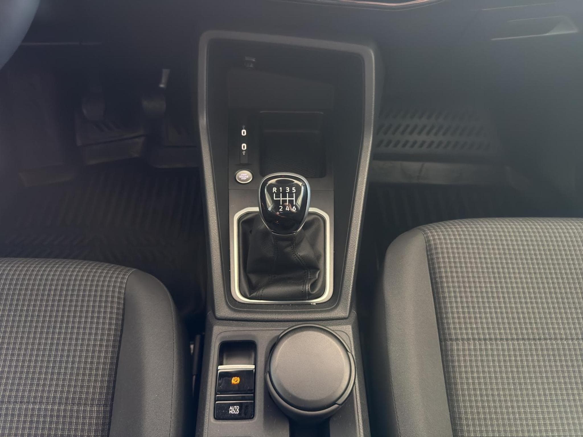 VW Caddy California (2026) - Foto 12