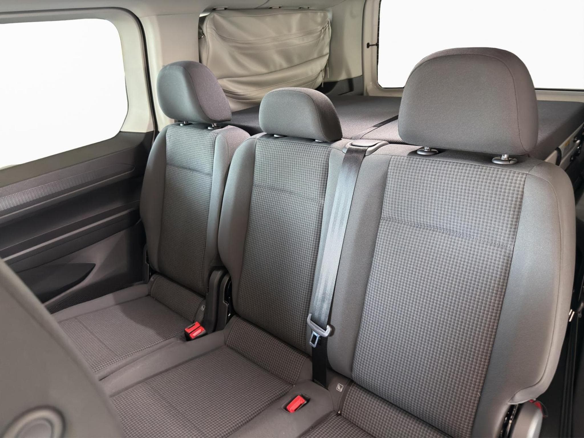 VW Caddy California (2026) - Foto 16
