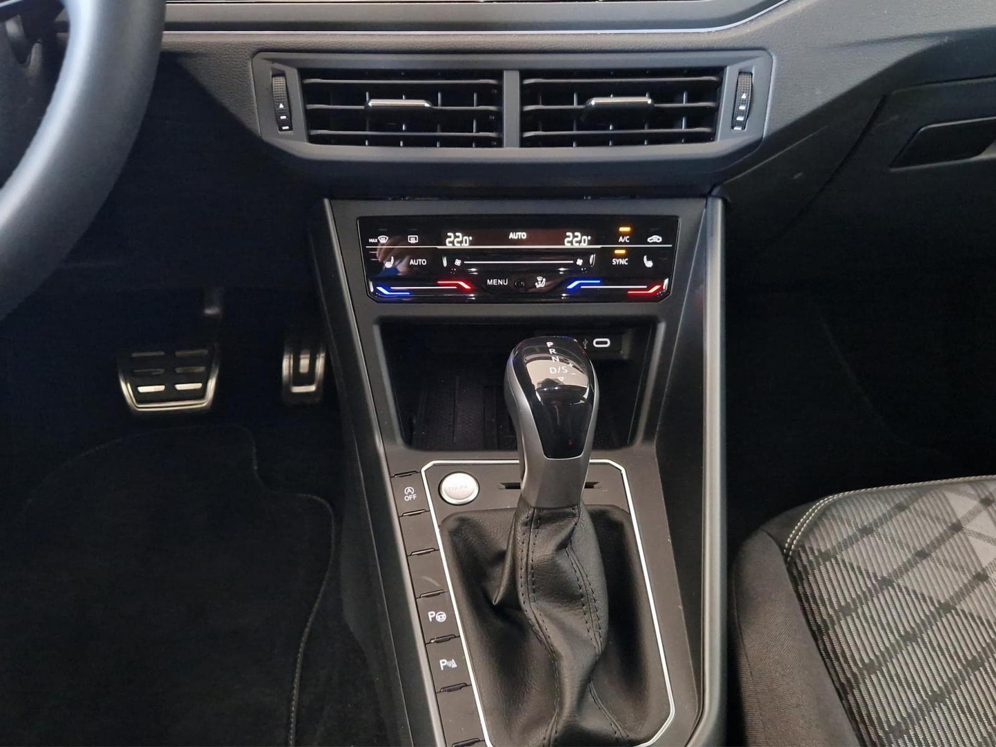 VW Taigo R-LINE (2025) - Foto 12