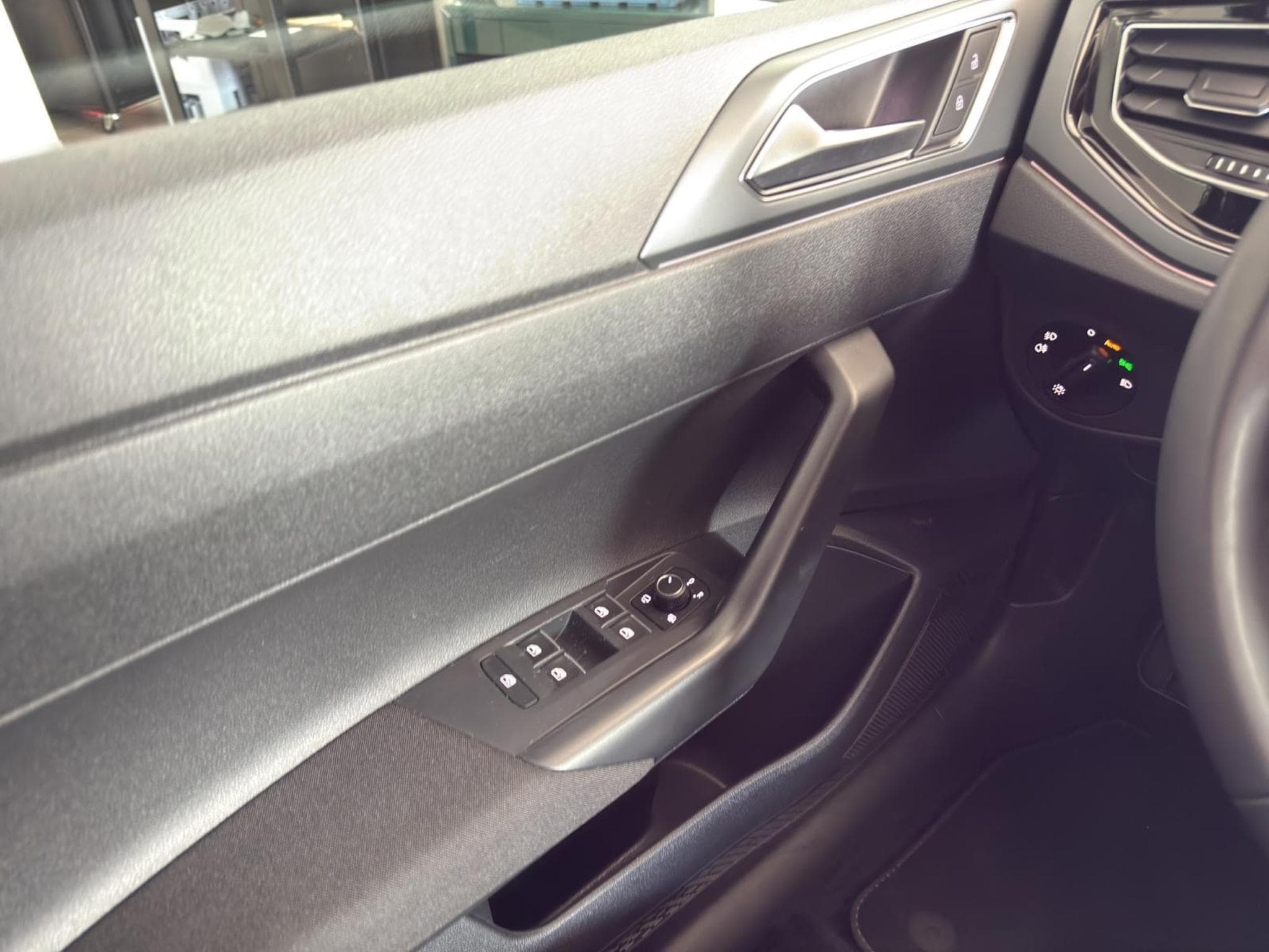 VW Taigo R-LINE (2025) - Foto 14