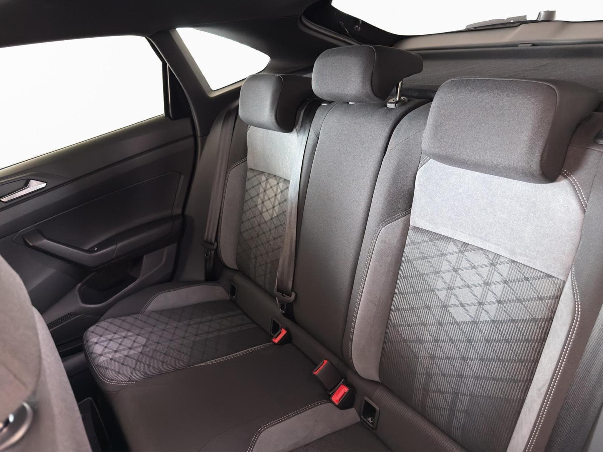 VW Taigo R-LINE (2025) - Foto 16