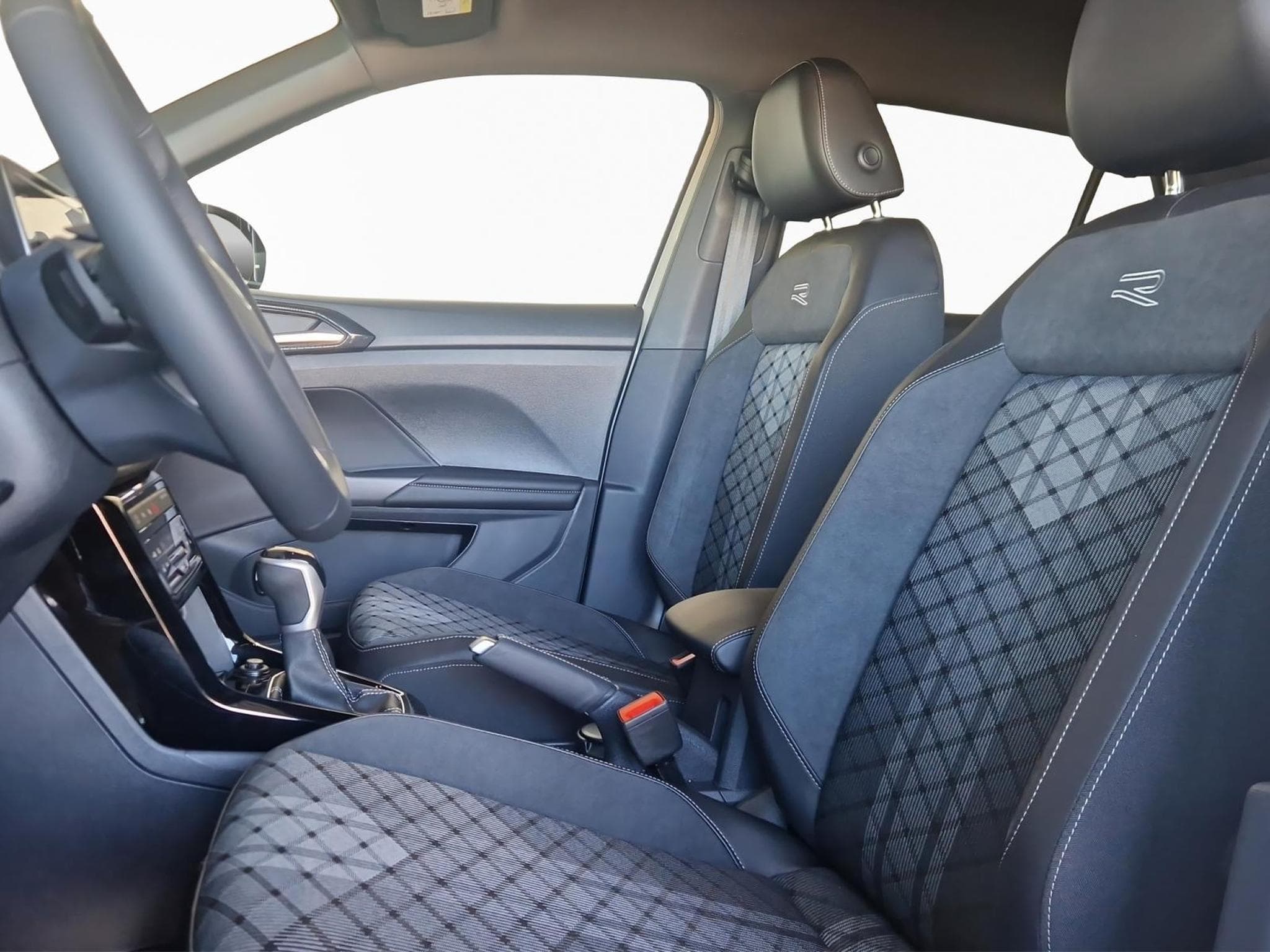 VW T-Cross R-LINE (2026) - Foto 9
