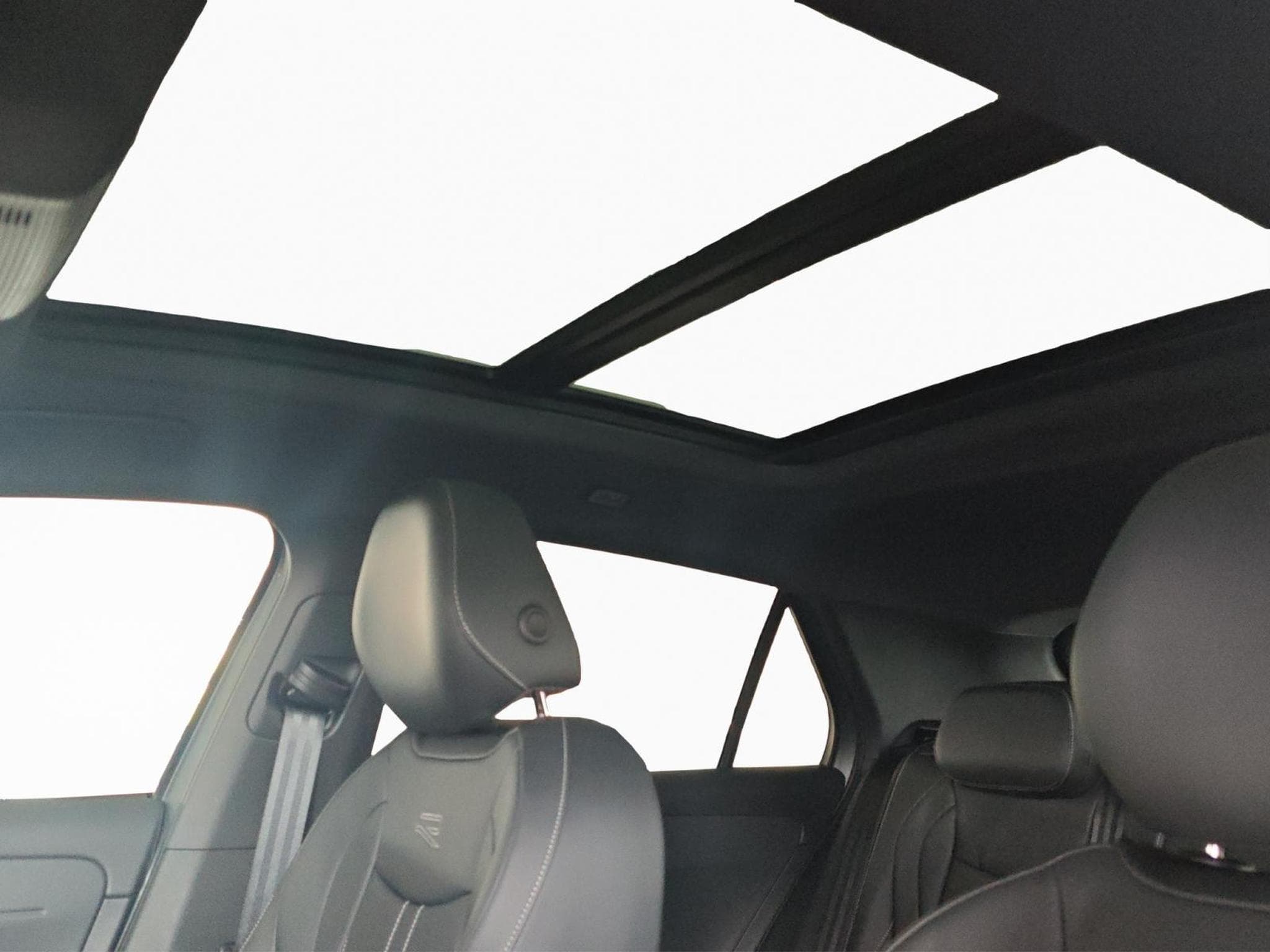 VW T-Roc R-LINE (2026) - Foto 15