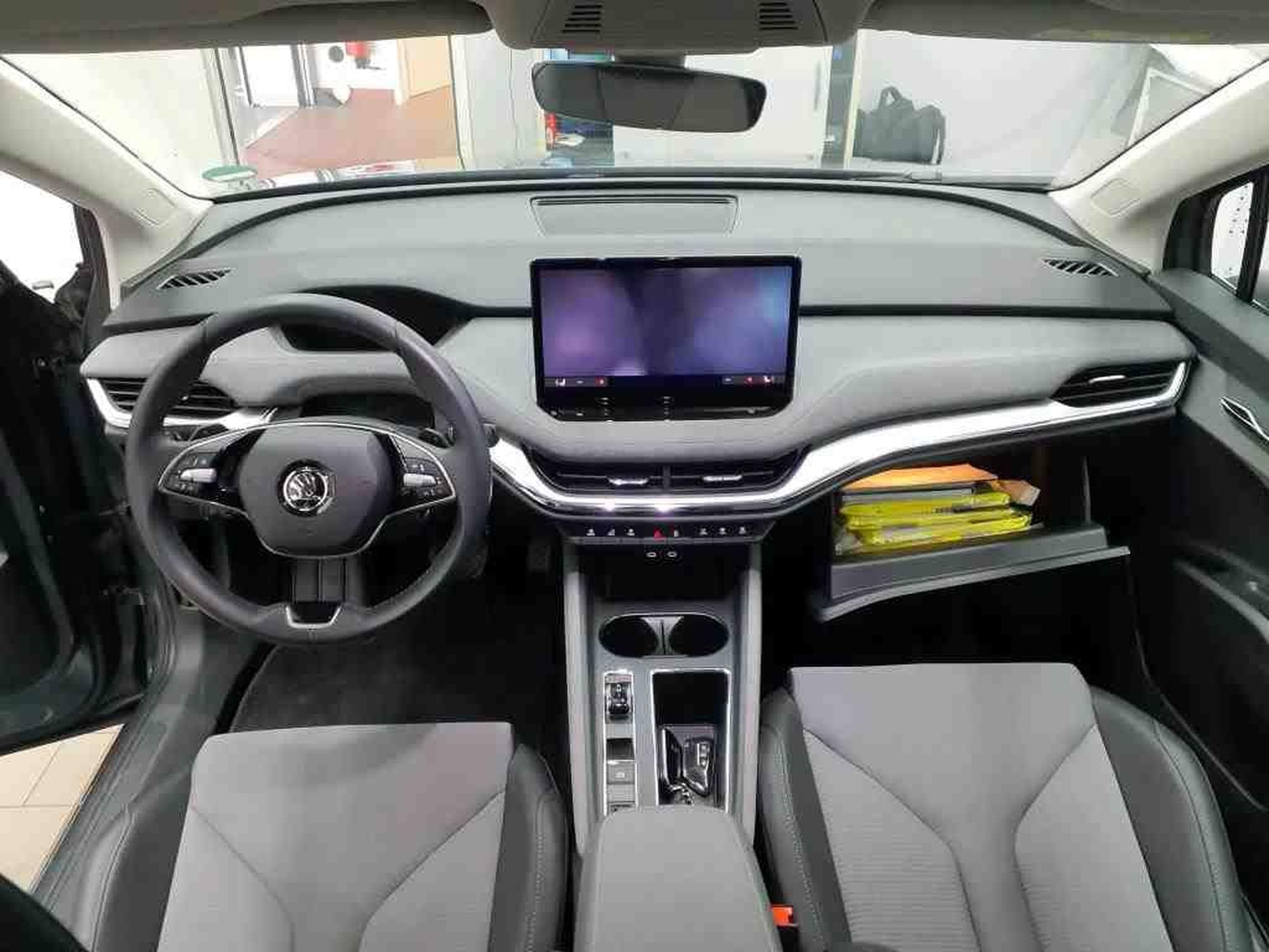 Skoda Enyaq Standard (2024) - Photo 5