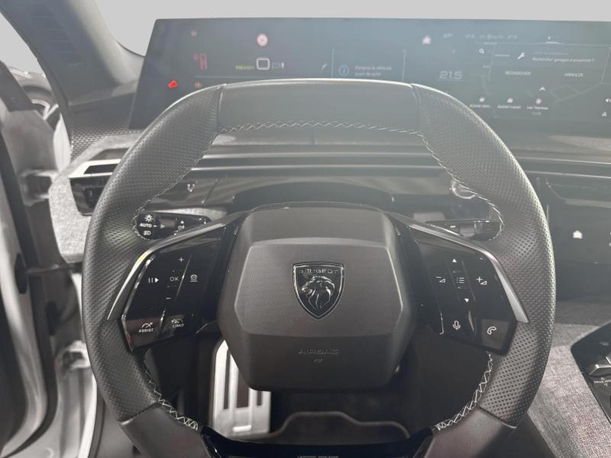 Peugeot 3008 E-GT (2024) - Foto 14