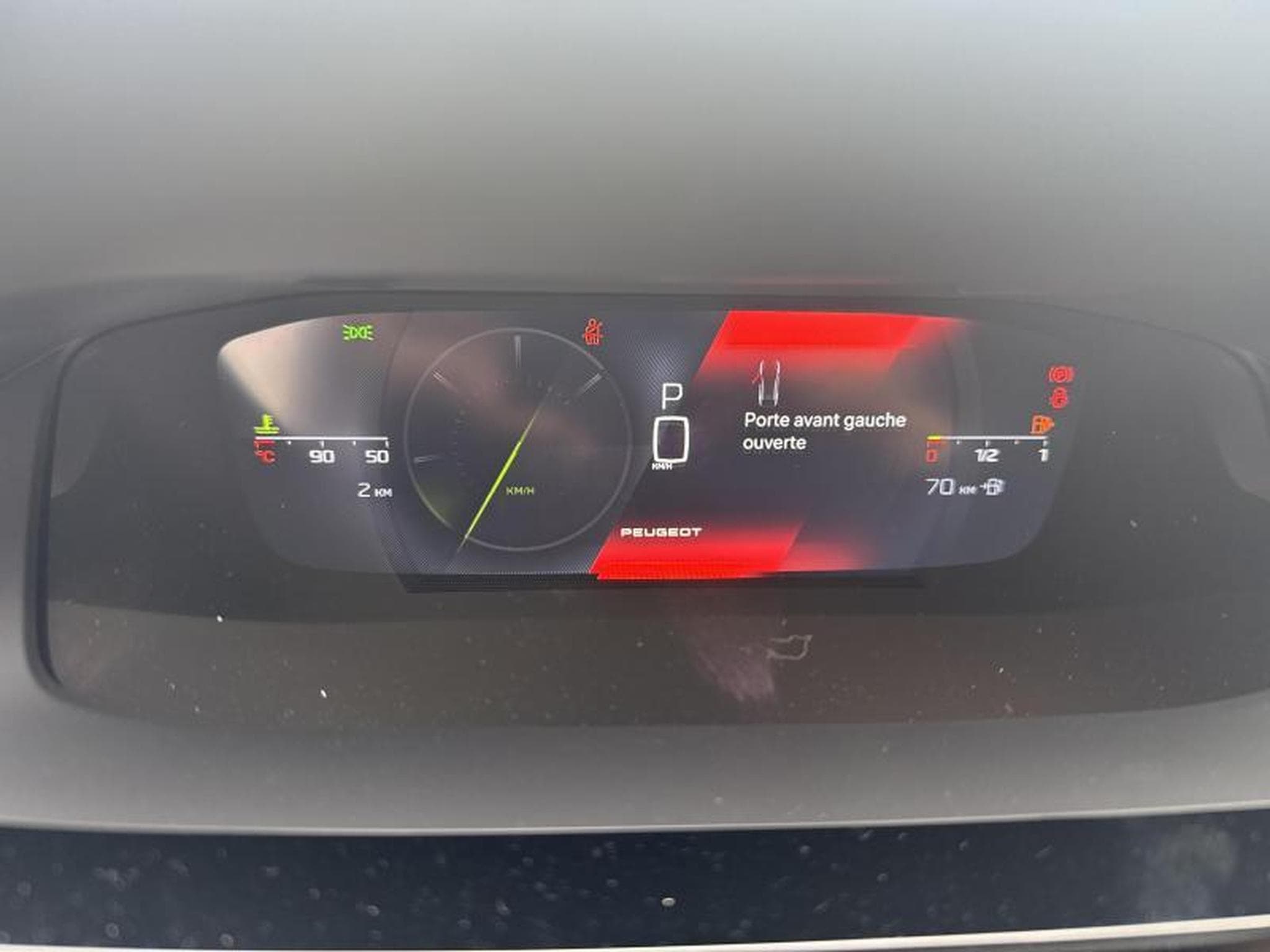 Peugeot 408 GT Hybrid 145 e-DCS6 (2025) - Foto 15