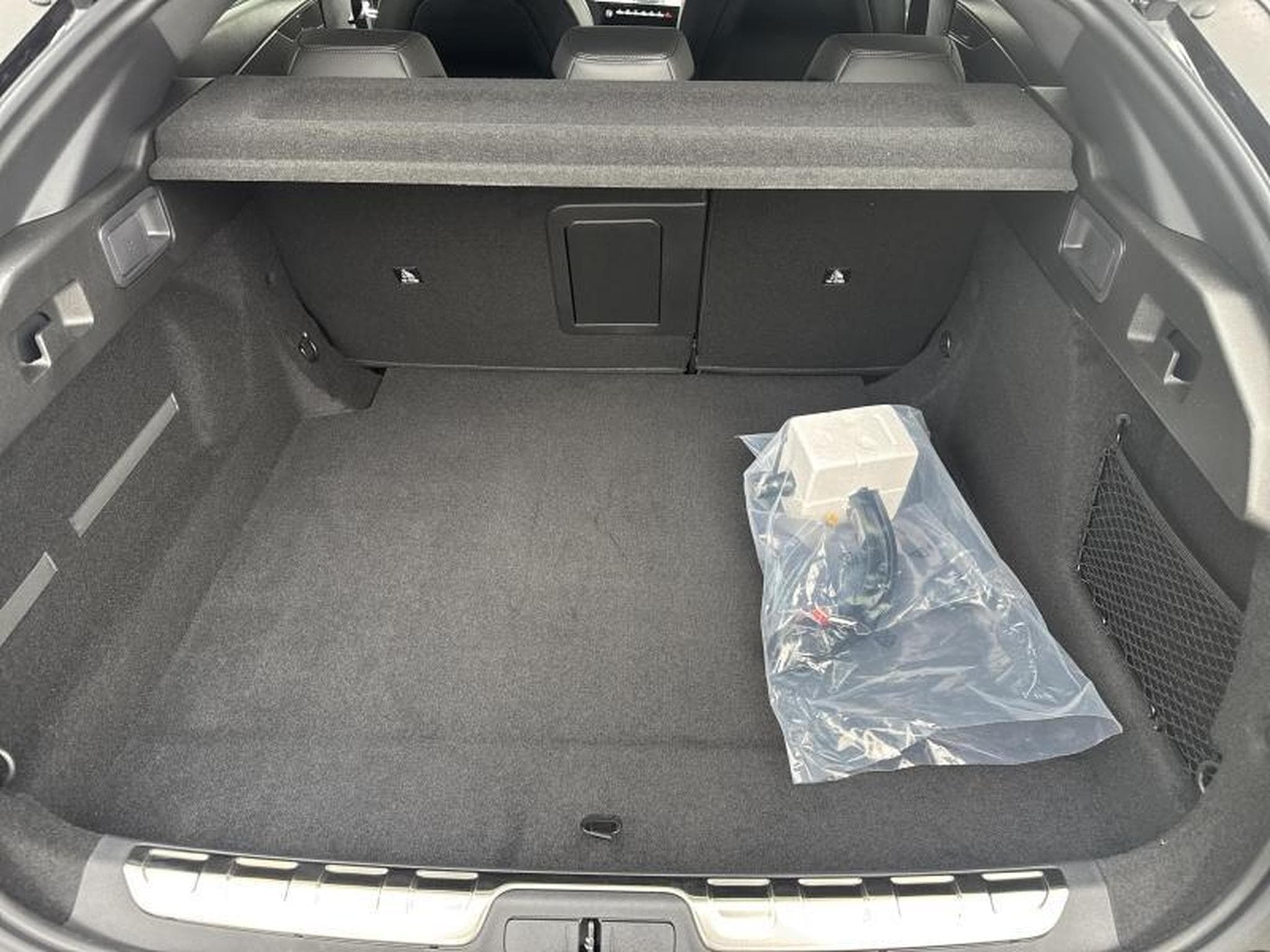Peugeot 408 GT Hybrid 145 e-DCS6 (2025) - Foto 20