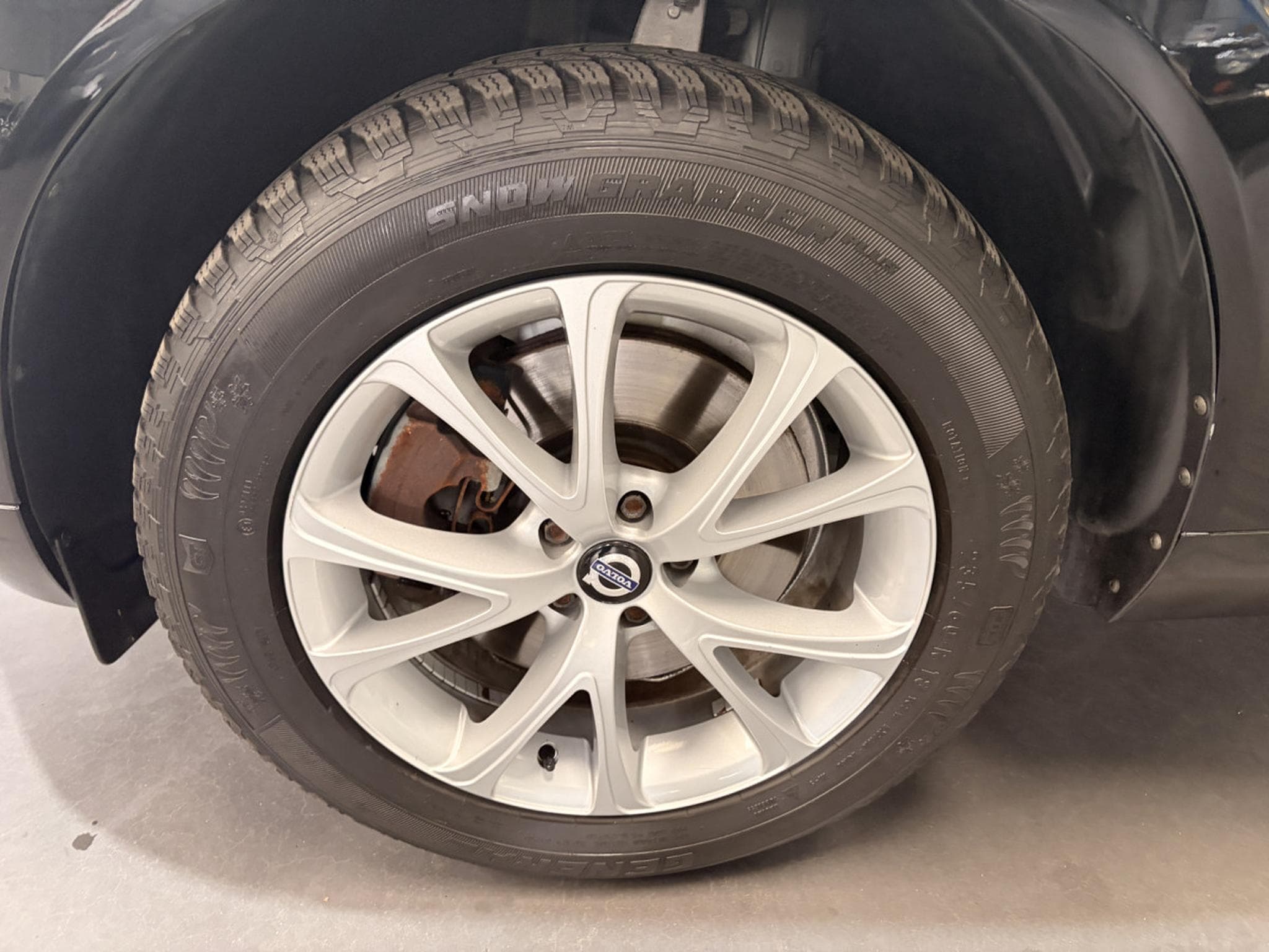 Volvo XC60 2.0 R-Design AWD 250HP (2019) - Photo 8