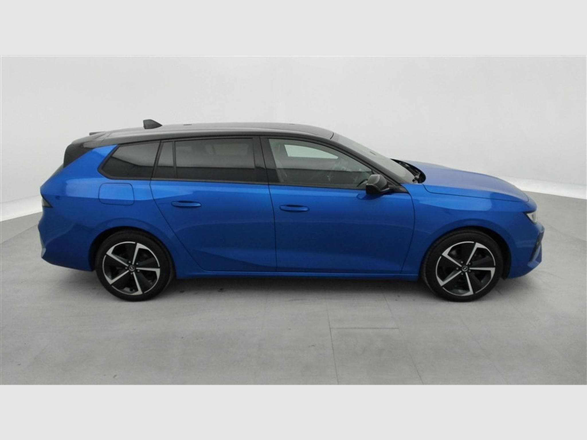 Opel Astra 1.5 Turbo D GS S/S NAV/CARPLAY/CAMERA (2024) - Foto 24