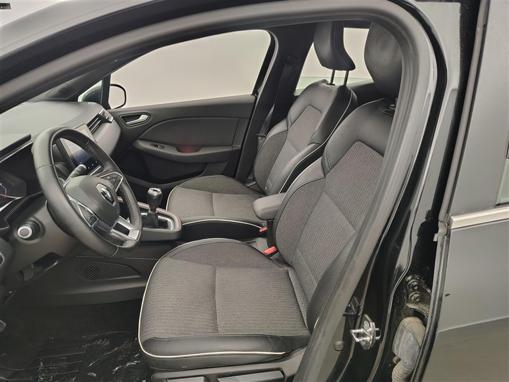 Renault Clio 0.9 TCe 90cv Limited NAVI / KEYLESS / CRUISE / PDC AR /JA16" (2021) - Photo 7