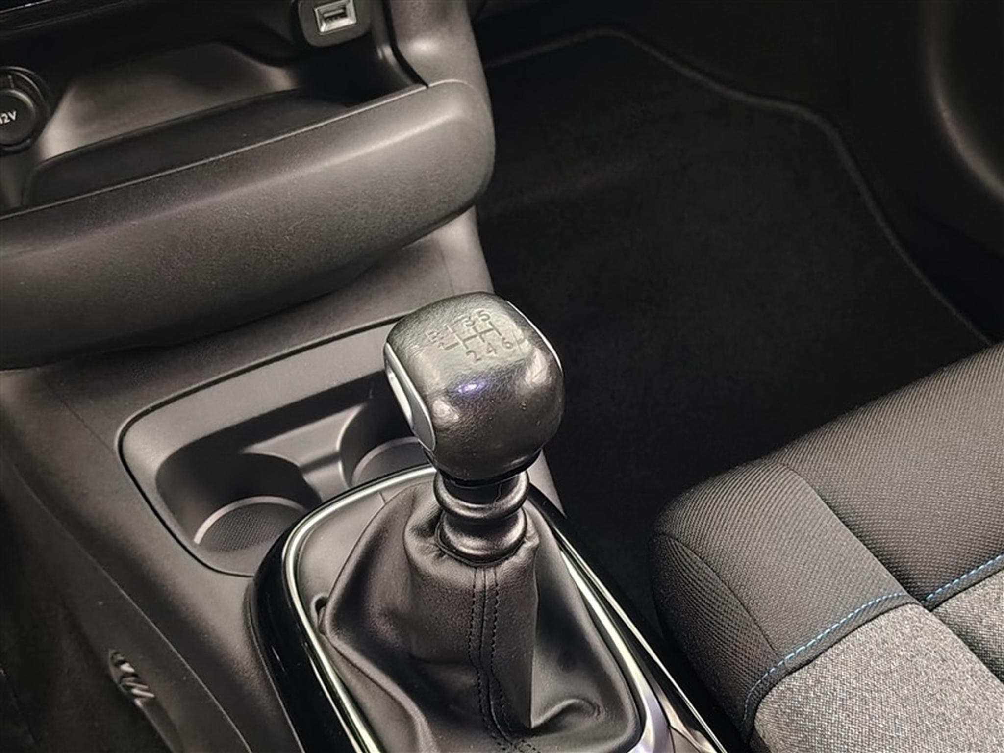 Citroen C4 Cactus 1.2 PureTech Shine (EU6.2) (2020) - Photo 12