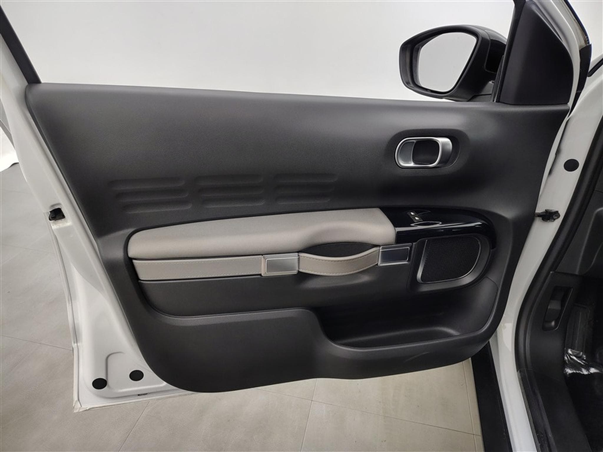 Citroen C4 Cactus 1.2 PureTech Shine (EU6.2) (2020) - Photo 17