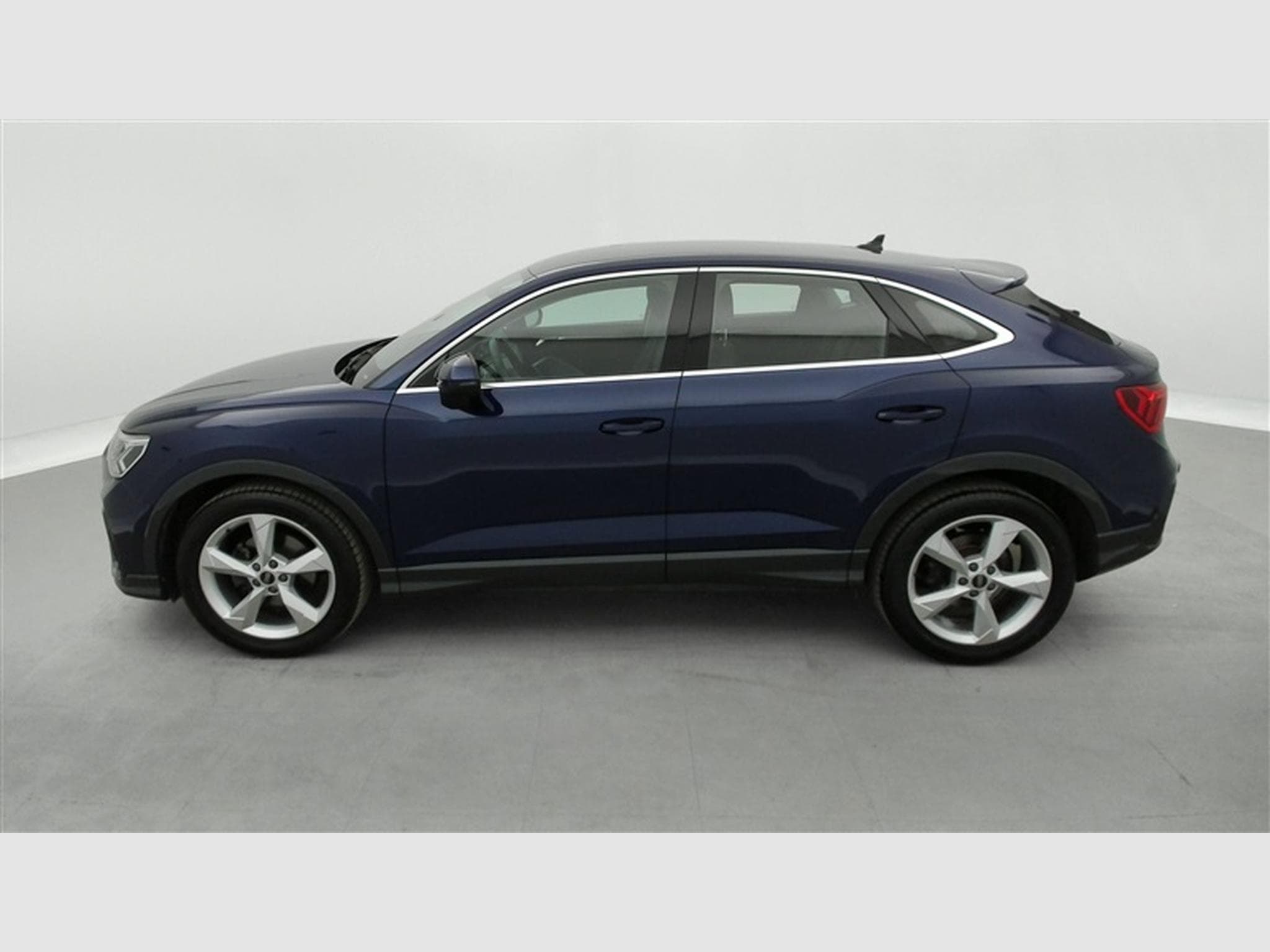 Audi Q3 Sportback 35 TFSI Business Edition Attraction S tronic (2024) - Photo 3